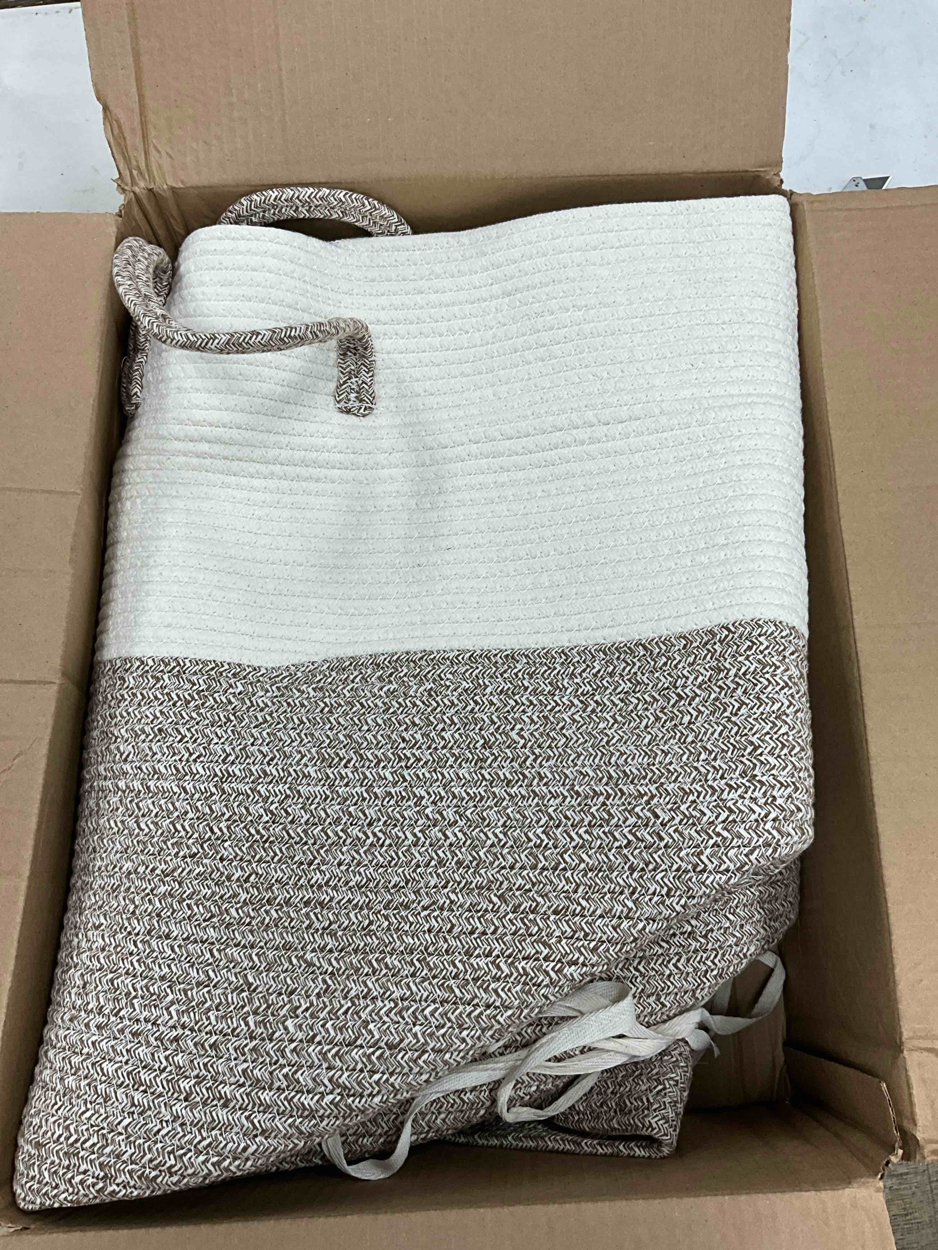 https://s3.amazonaws.com/lotting-images-prod/EmanualPiazza/PNK3436778_1760640236768.jpeg