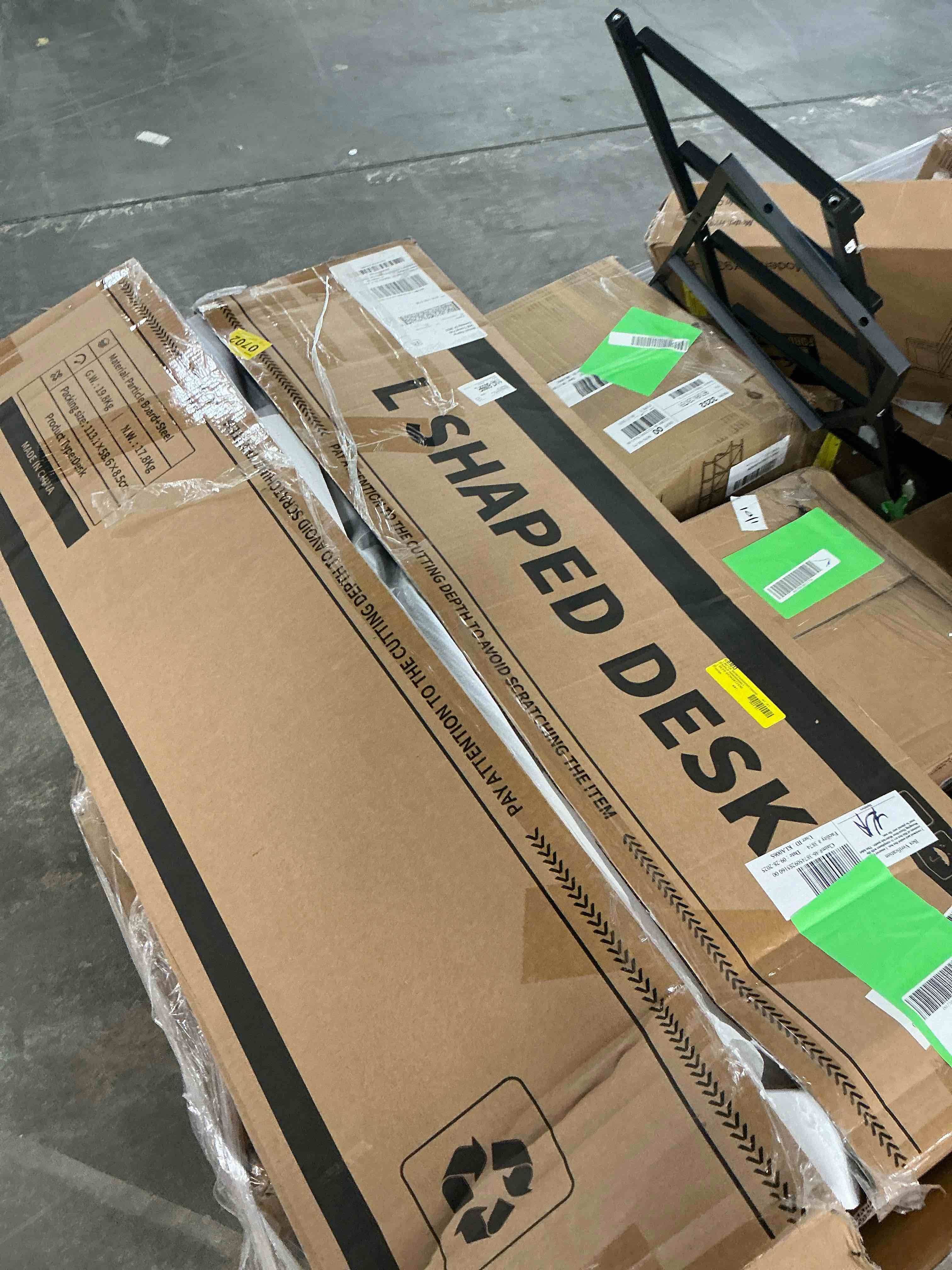 https://s3.amazonaws.com/lotting-images-prod/EmanualPiazza/PNK3437558_1761329047131.jpeg