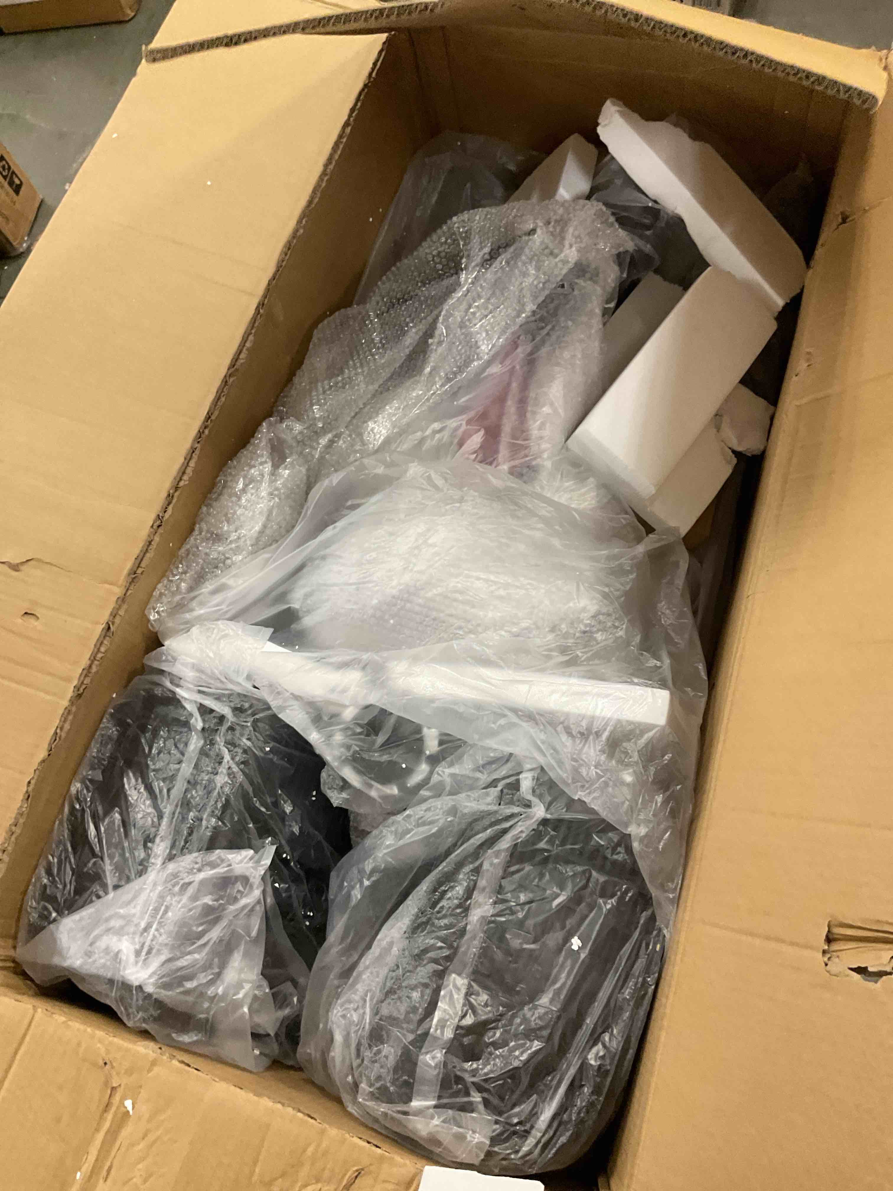 https://s3.amazonaws.com/lotting-images-prod/EmanualPiazza/PNK3439404_1754573002861.jpeg
