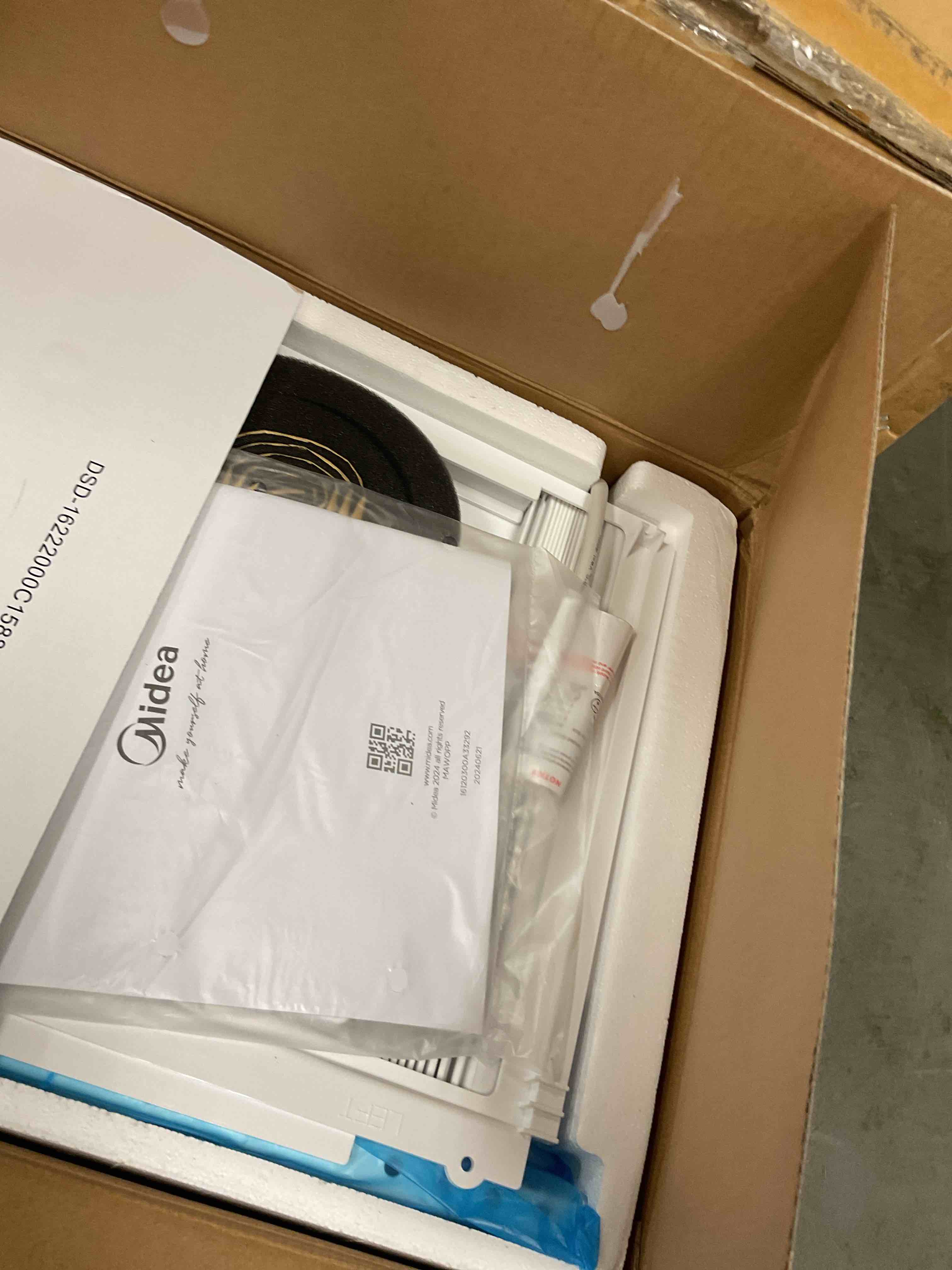 https://s3.amazonaws.com/lotting-images-prod/EmanualPiazza/PNK3439408_1754572385802.jpeg