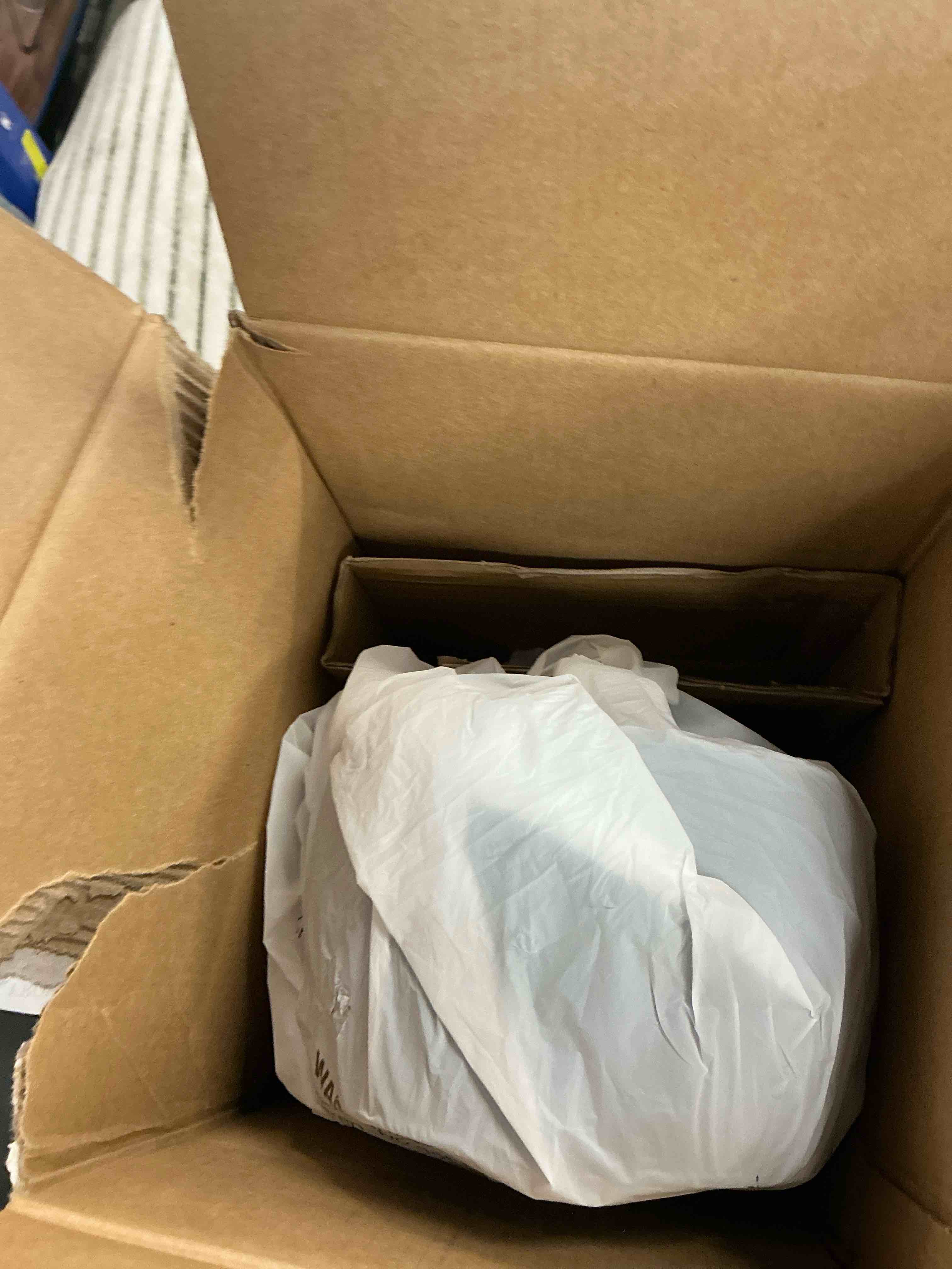 https://s3.amazonaws.com/lotting-images-prod/EmanualPiazza/PNK3439516_1755032291308.jpeg