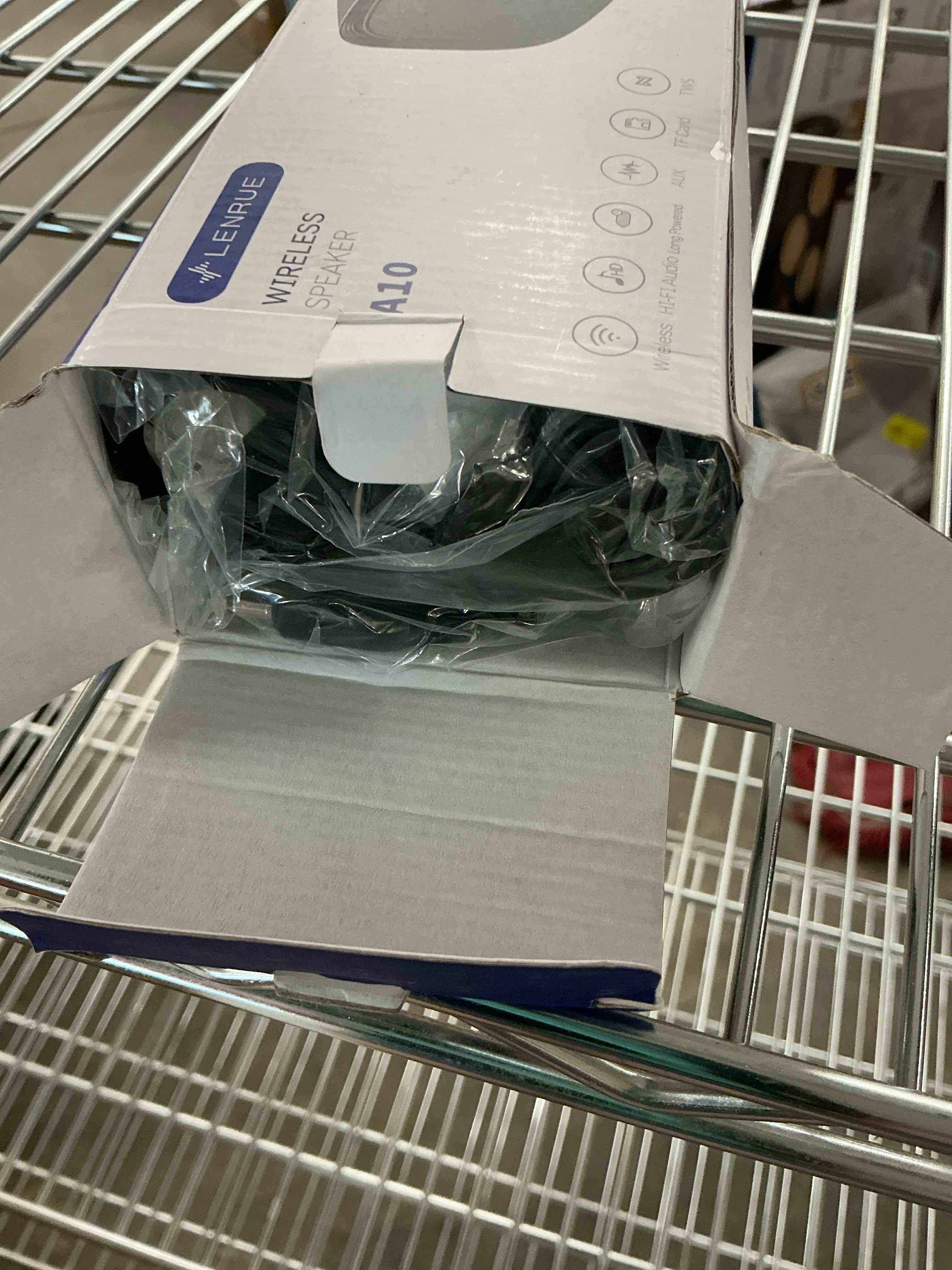 https://s3.amazonaws.com/lotting-images-prod/EmanualPiazza/PNK3439721_1755523933462.jpeg