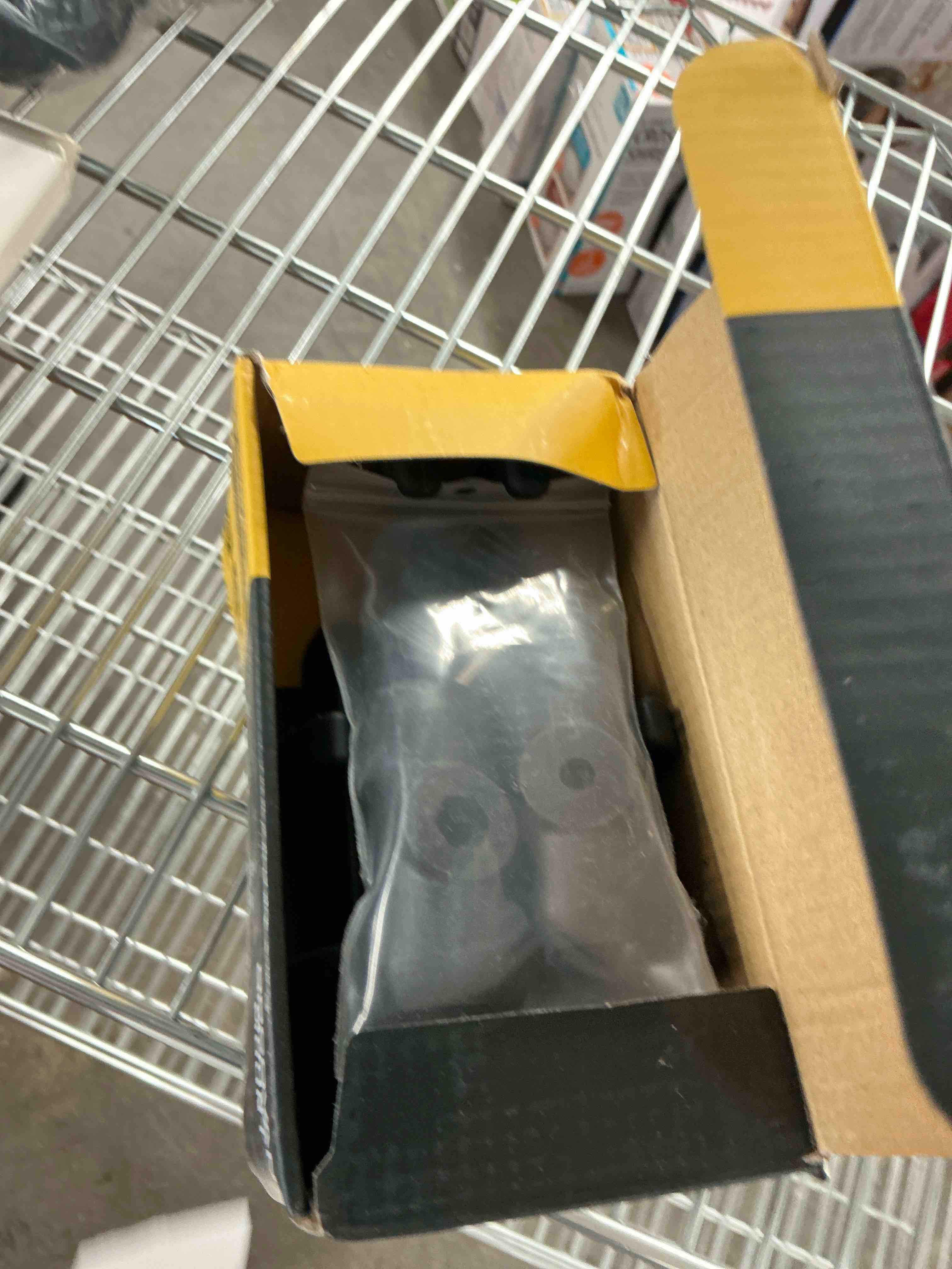 https://s3.amazonaws.com/lotting-images-prod/EmanualPiazza/PNK3439727_1755523619605.jpeg