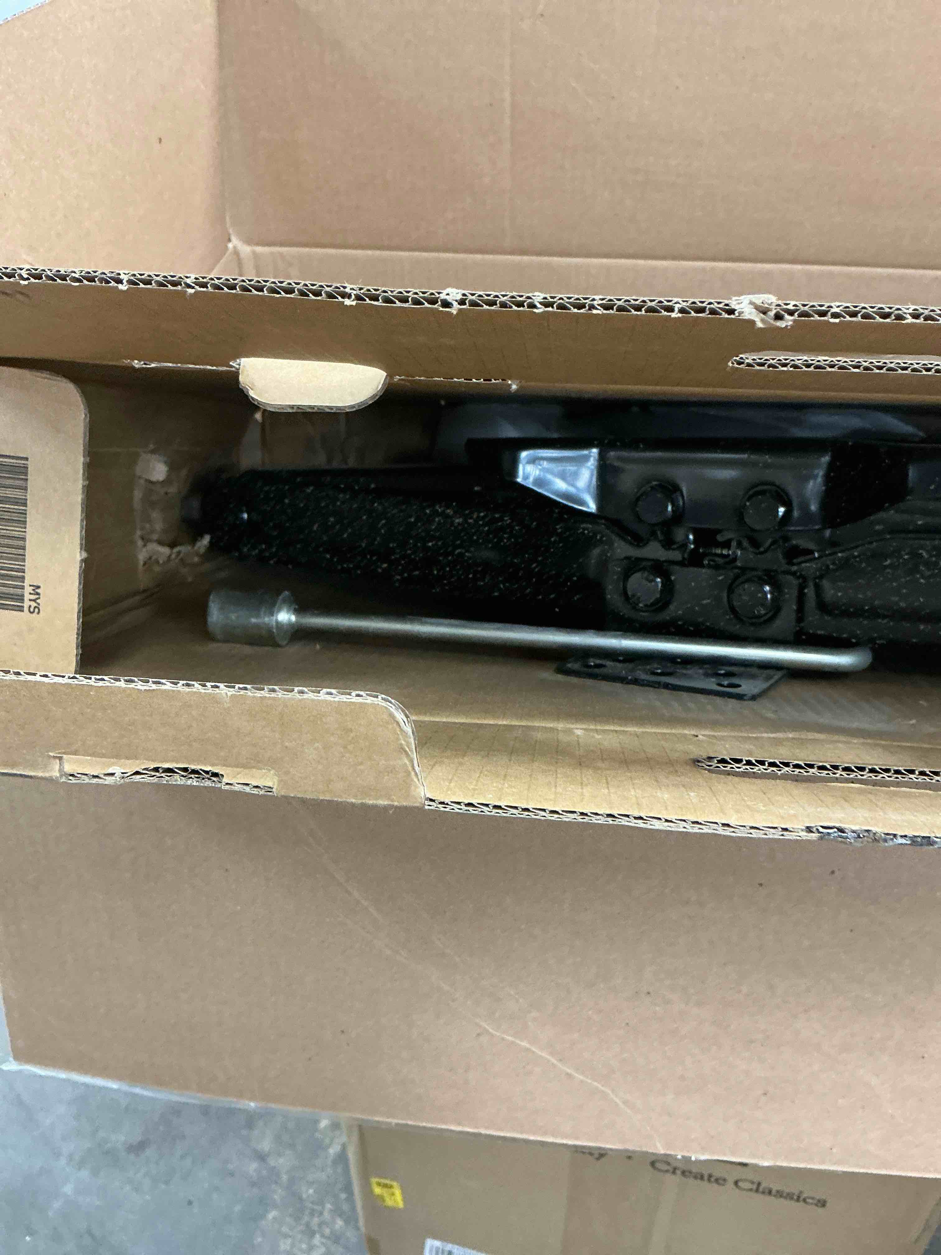 https://s3.amazonaws.com/lotting-images-prod/EmanualPiazza/PNK3440027_1756150860399.jpeg