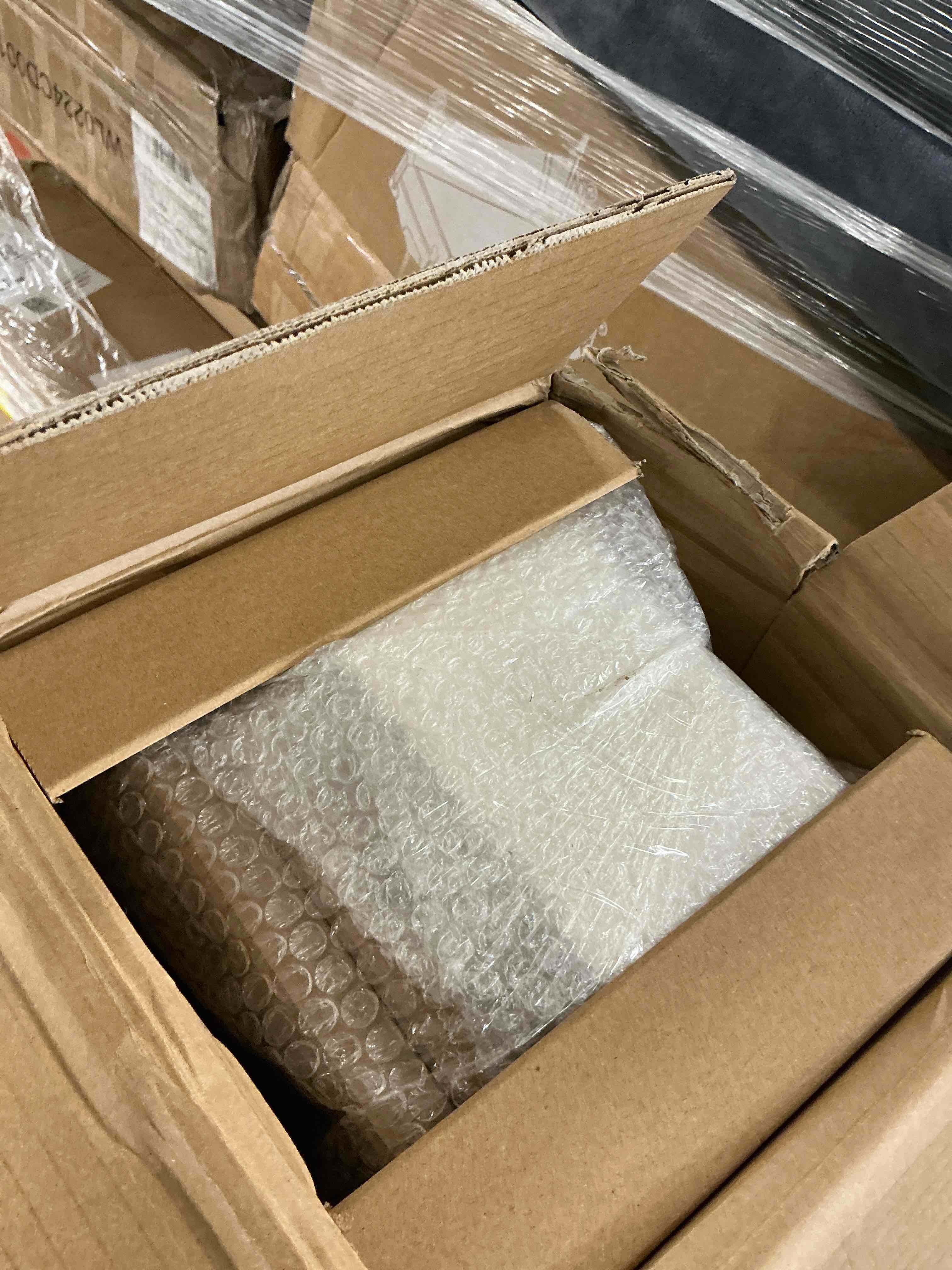 https://s3.amazonaws.com/lotting-images-prod/EmanualPiazza/PNK3440271_1756386736138.jpeg
