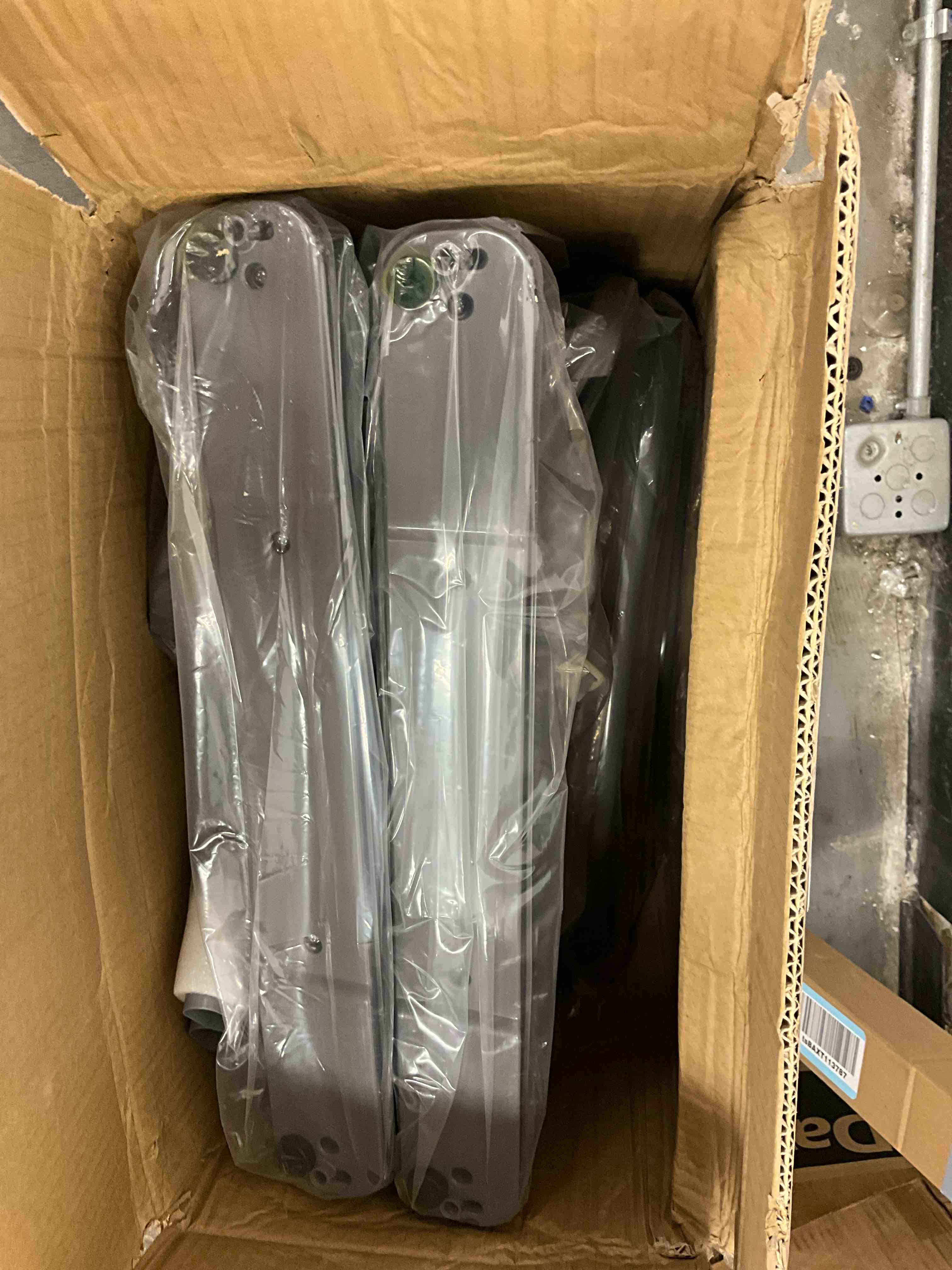 https://s3.amazonaws.com/lotting-images-prod/EmanualPiazza/PNK3440370_1756471961936.jpeg