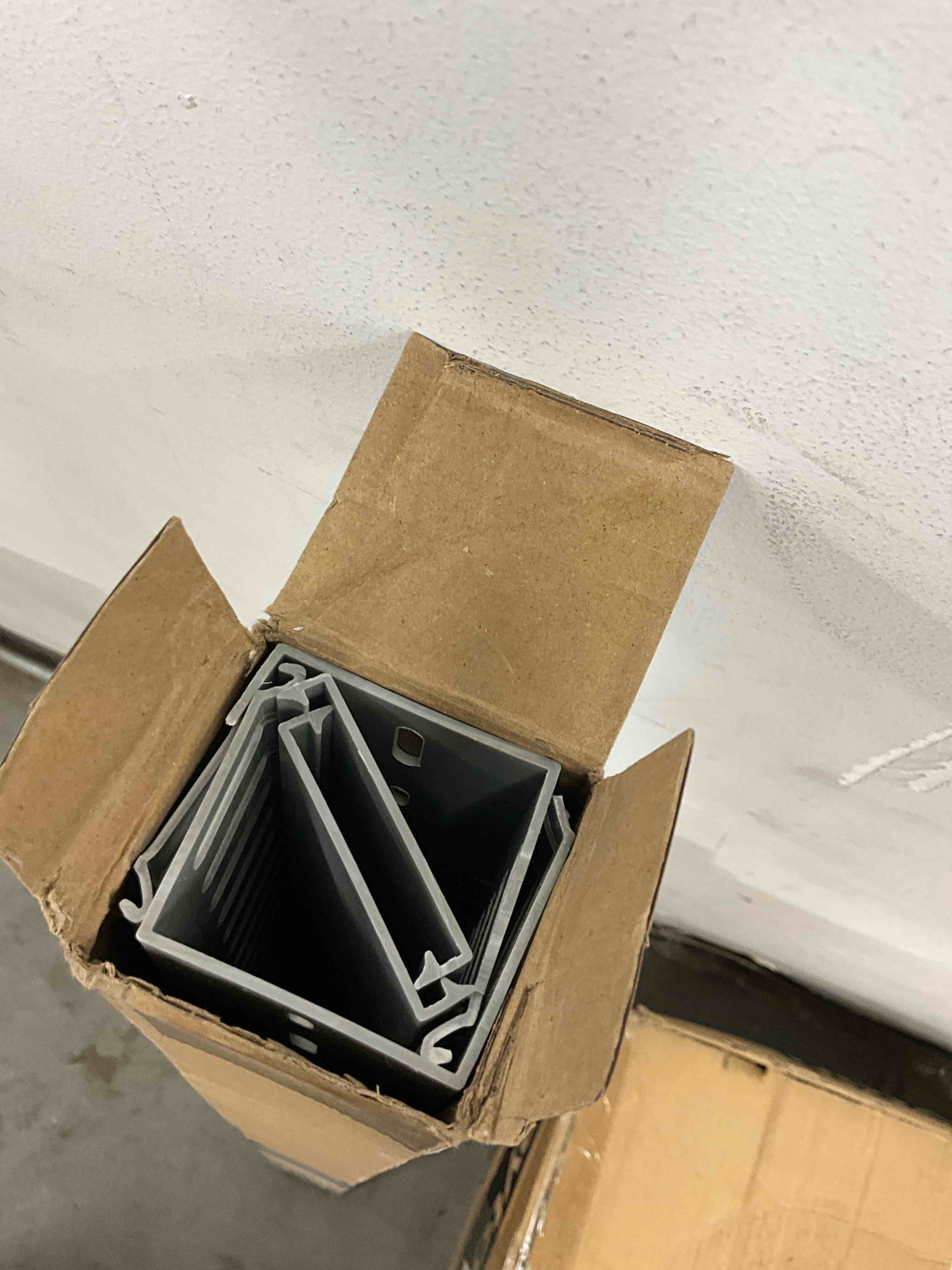 https://s3.amazonaws.com/lotting-images-prod/EmanualPiazza/PNK3440372_1756471775654.jpeg