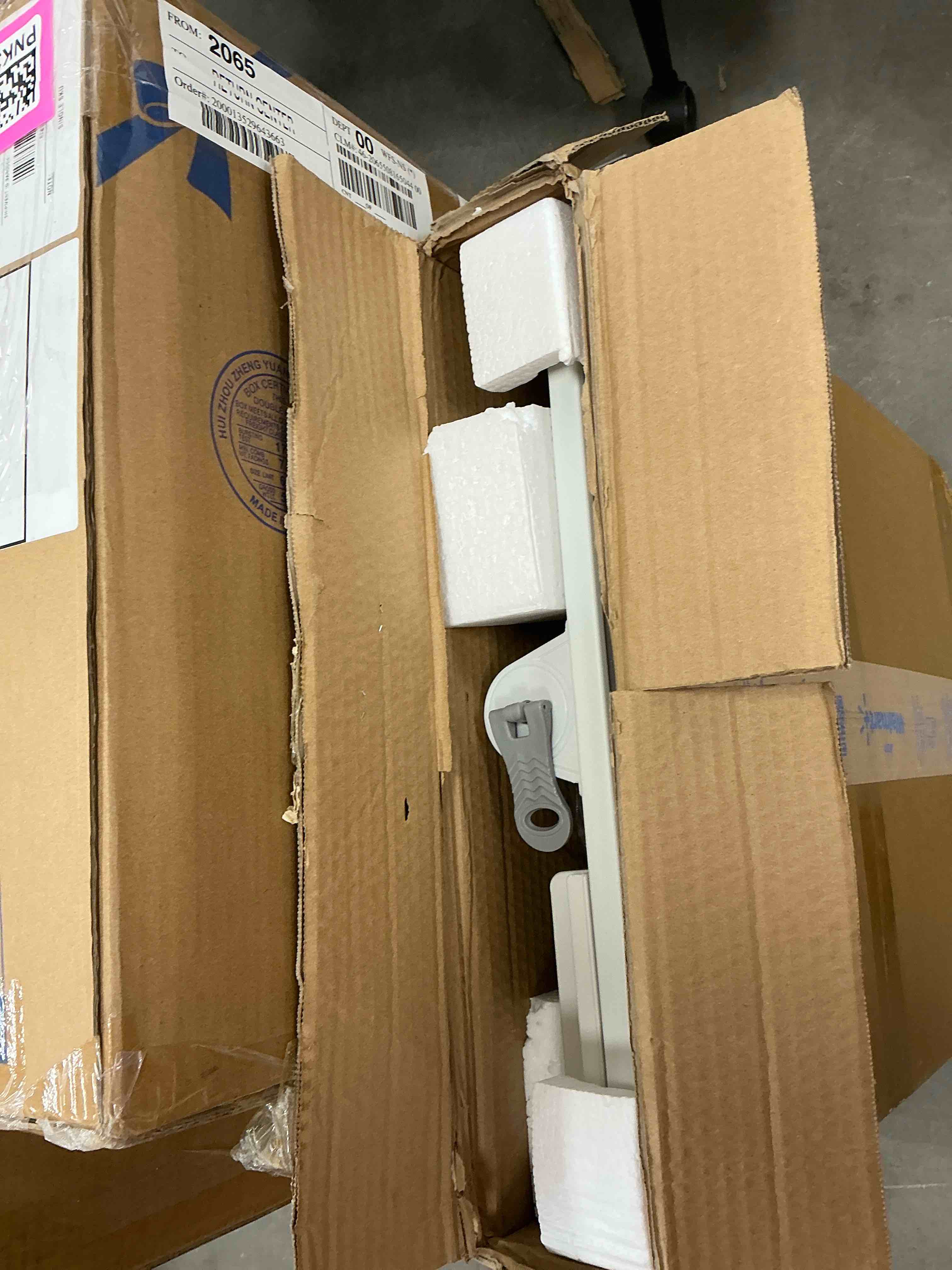 https://s3.amazonaws.com/lotting-images-prod/EmanualPiazza/PNK3440850_1757518938845.jpeg