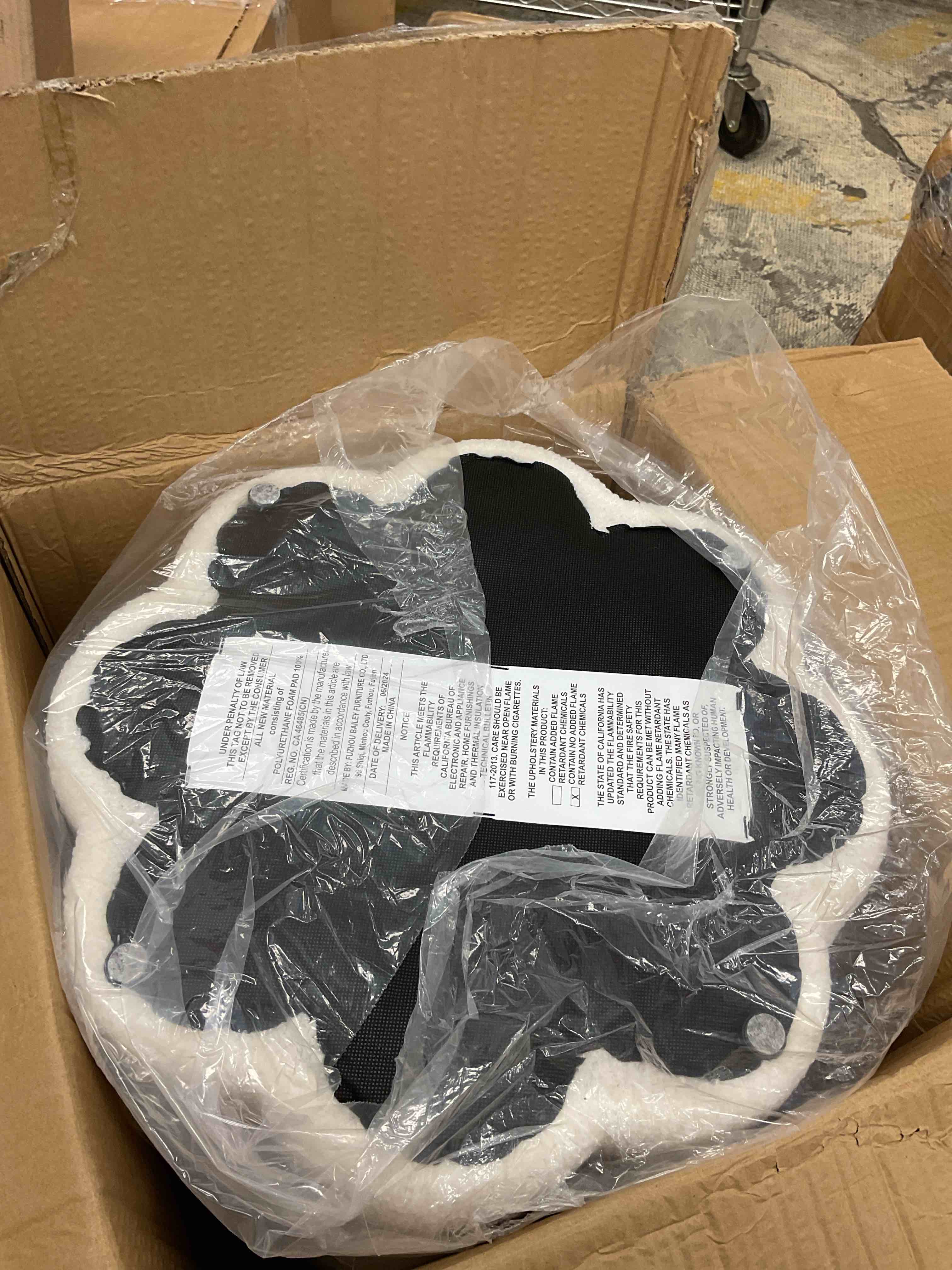 https://s3.amazonaws.com/lotting-images-prod/EmanualPiazza/PNK3440961_1757700620764.jpeg