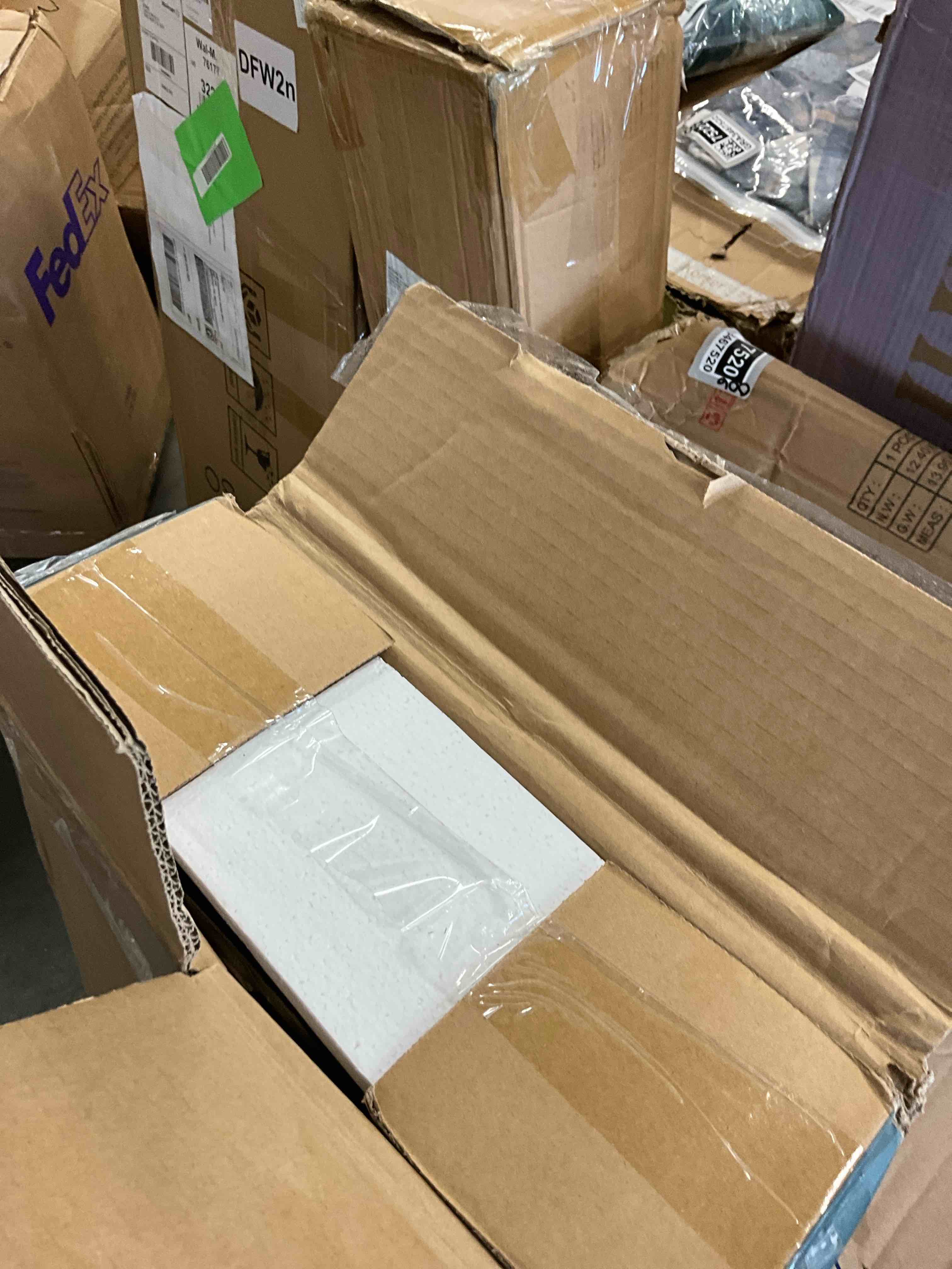 https://s3.amazonaws.com/lotting-images-prod/EmanualPiazza/PNK3441717_1759438046580.jpeg