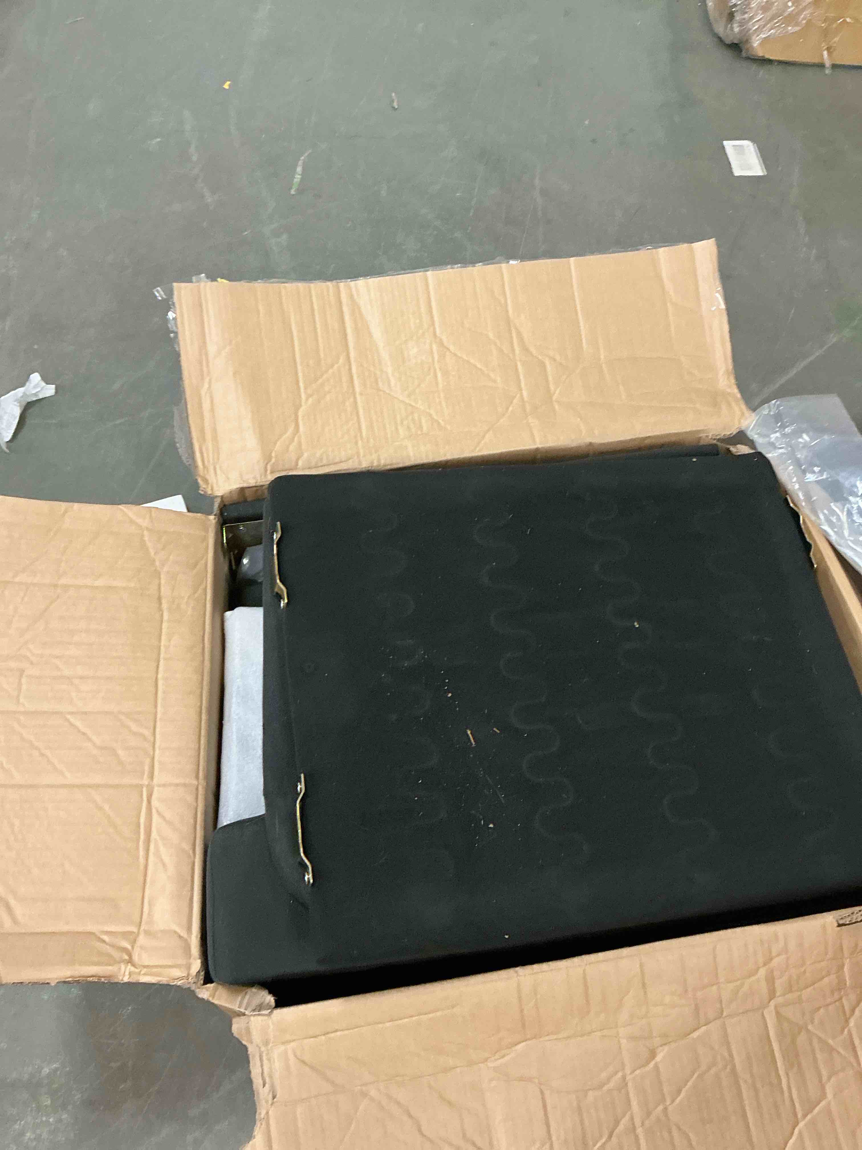 https://s3.amazonaws.com/lotting-images-prod/EmanualPiazza/PNK3441739_1759519974510.jpeg