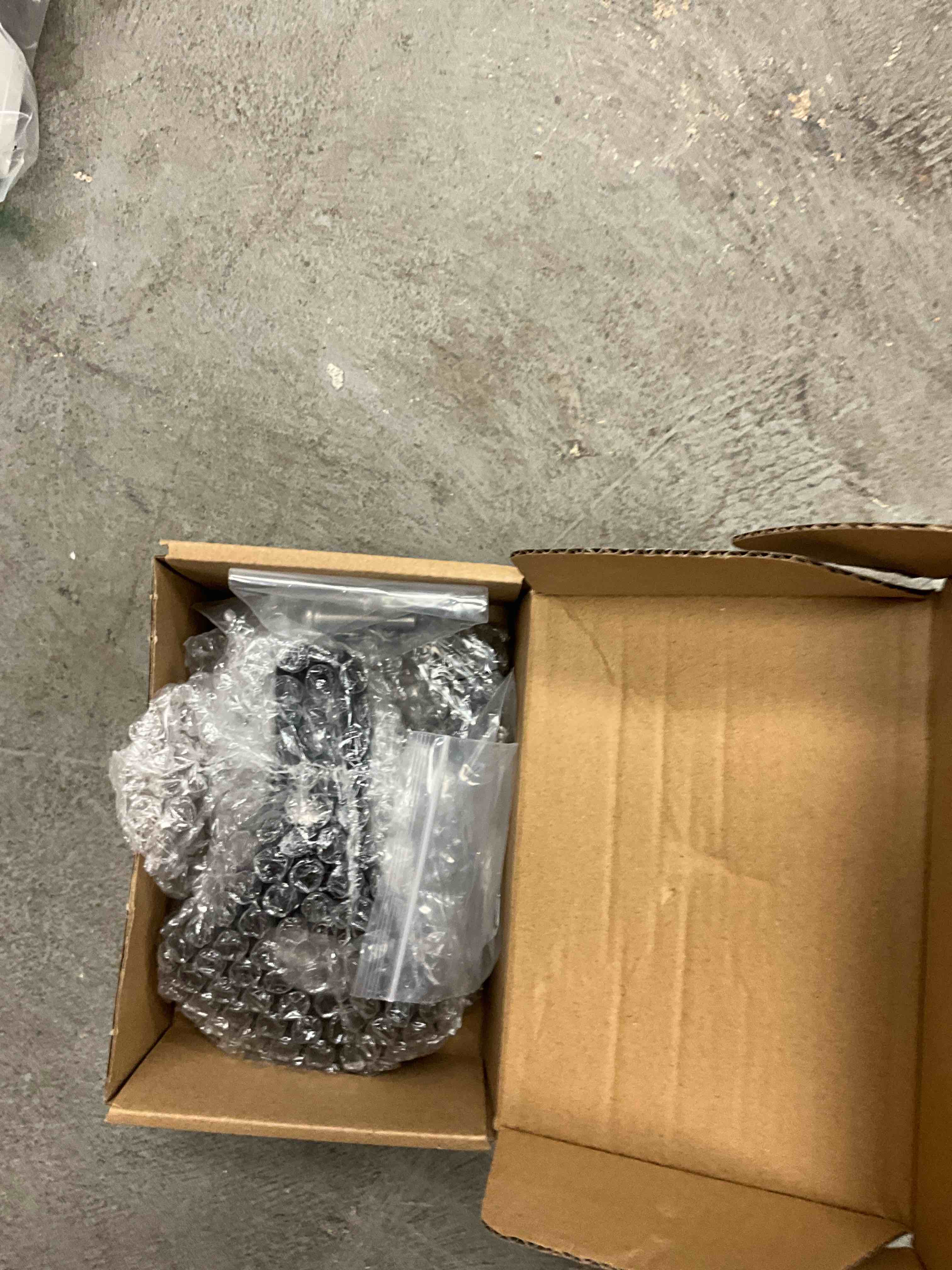 https://s3.amazonaws.com/lotting-images-prod/EmanualPiazza/PNK3446277_1750868616772.jpeg