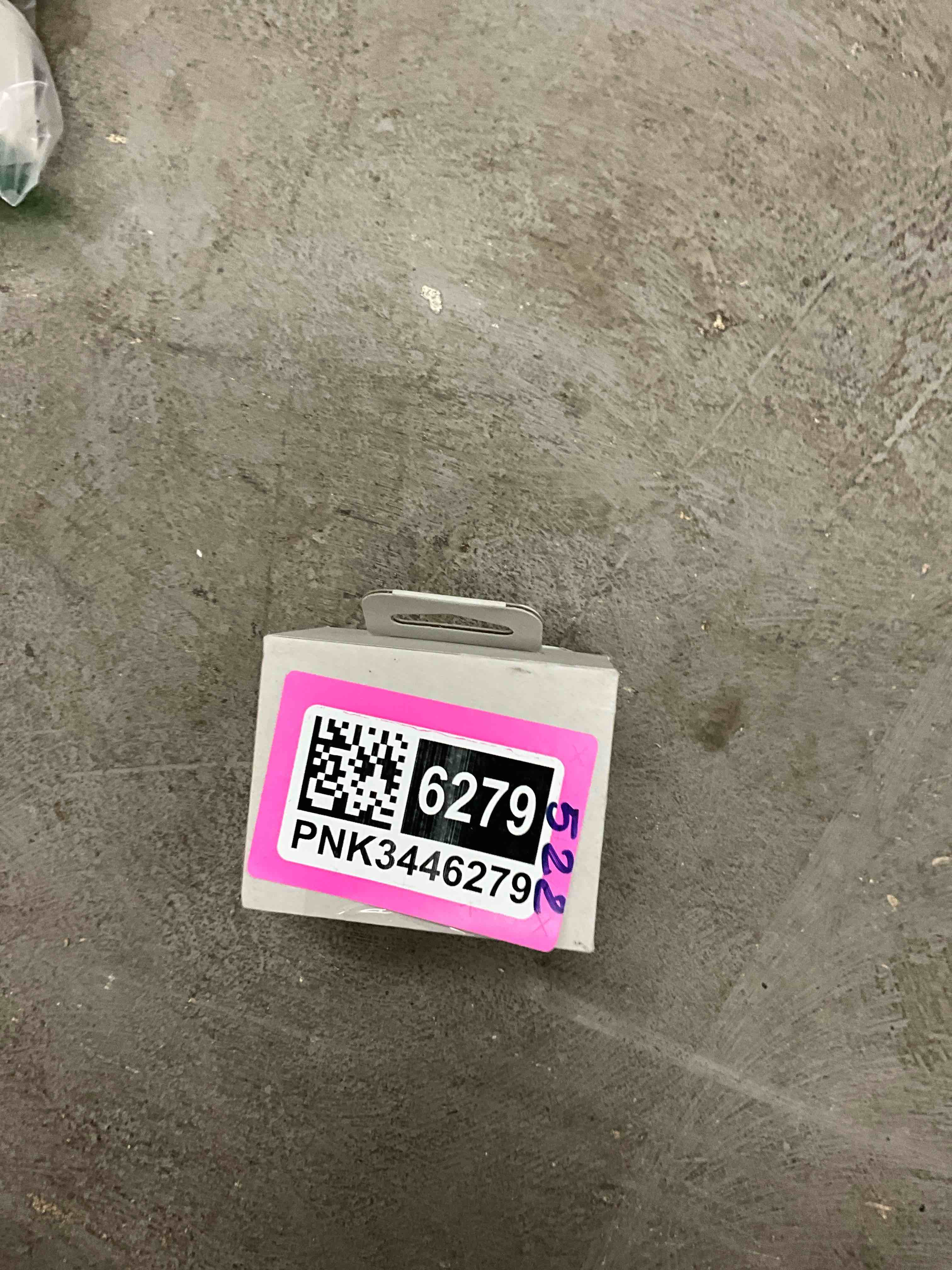 https://s3.amazonaws.com/lotting-images-prod/EmanualPiazza/PNK3446279_1750868488503.jpeg