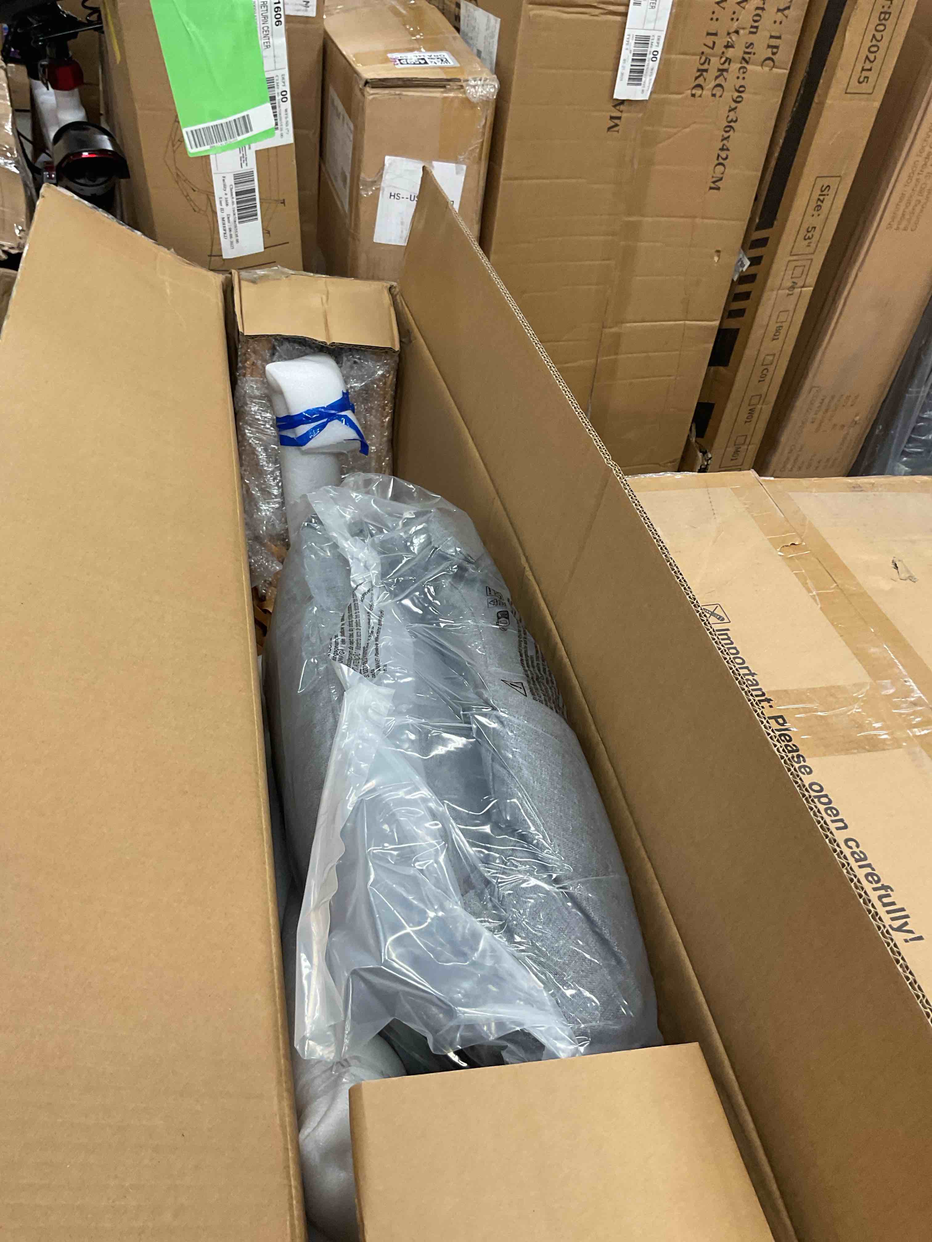 https://s3.amazonaws.com/lotting-images-prod/EmanualPiazza/PNK3446842_1752246081661.jpeg