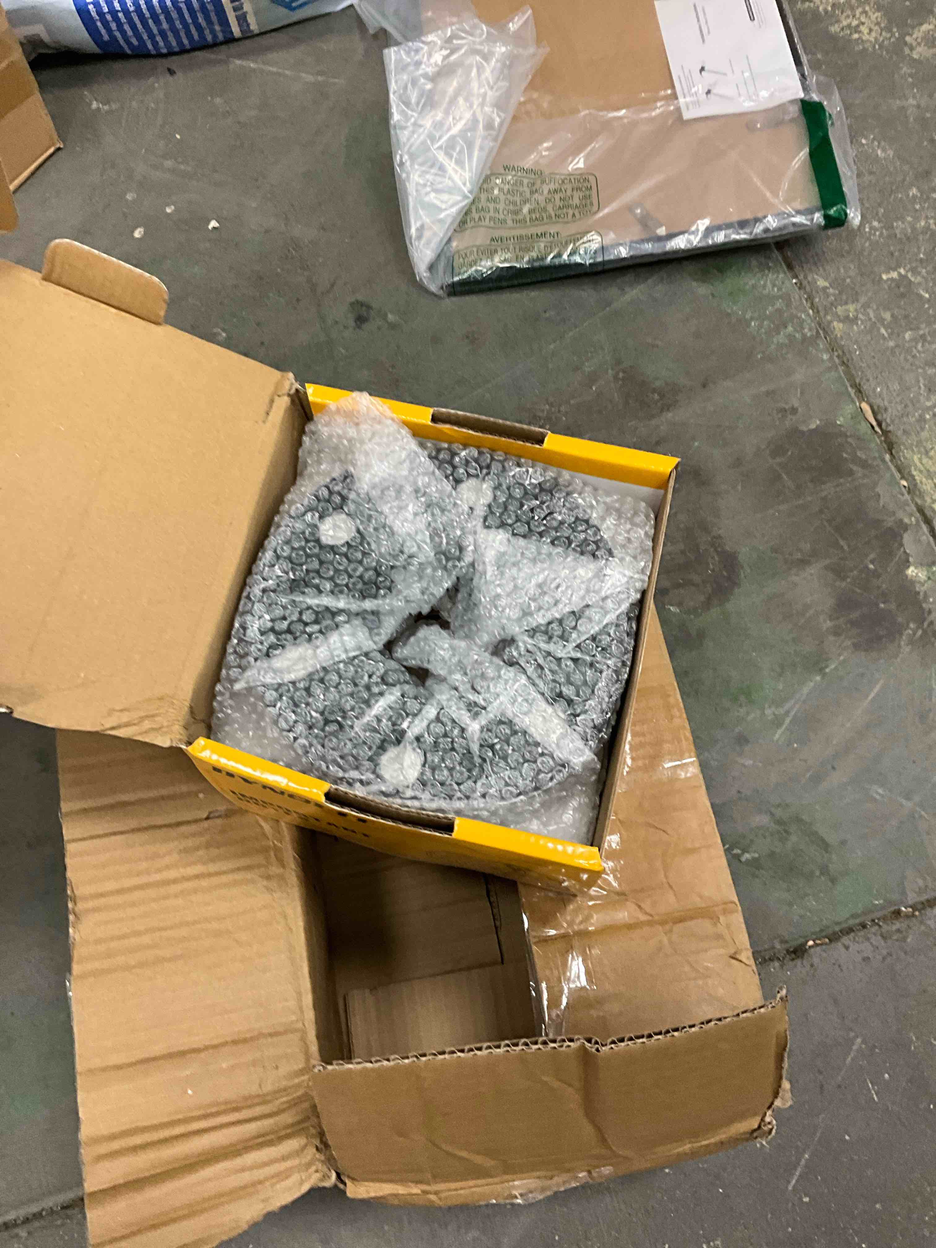 https://s3.amazonaws.com/lotting-images-prod/EmanualPiazza/PNK3447509_1753296075612.jpeg