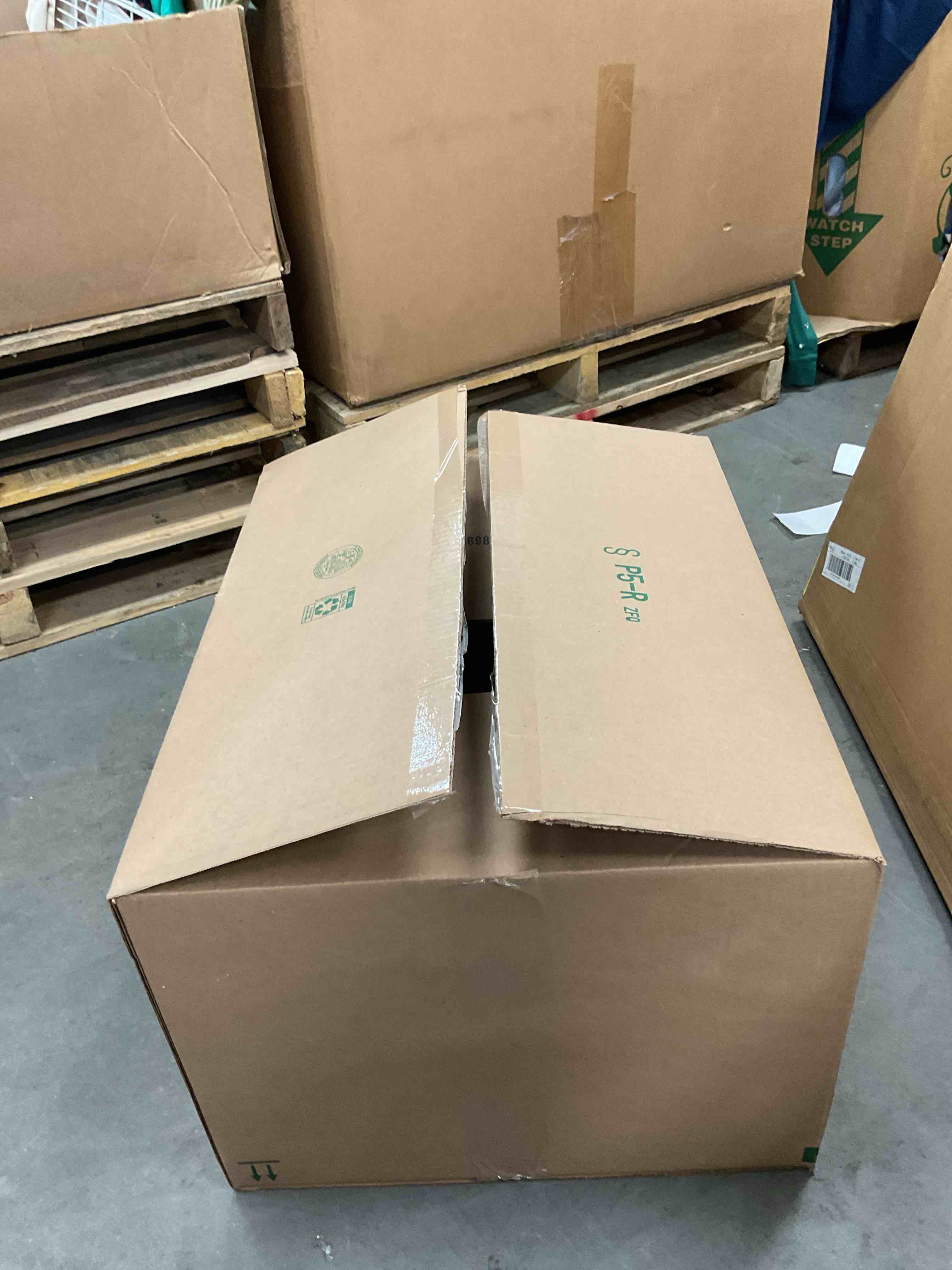 https://s3.amazonaws.com/lotting-images-prod/EmanualPiazza/PNK3447611_1753456191342.jpeg