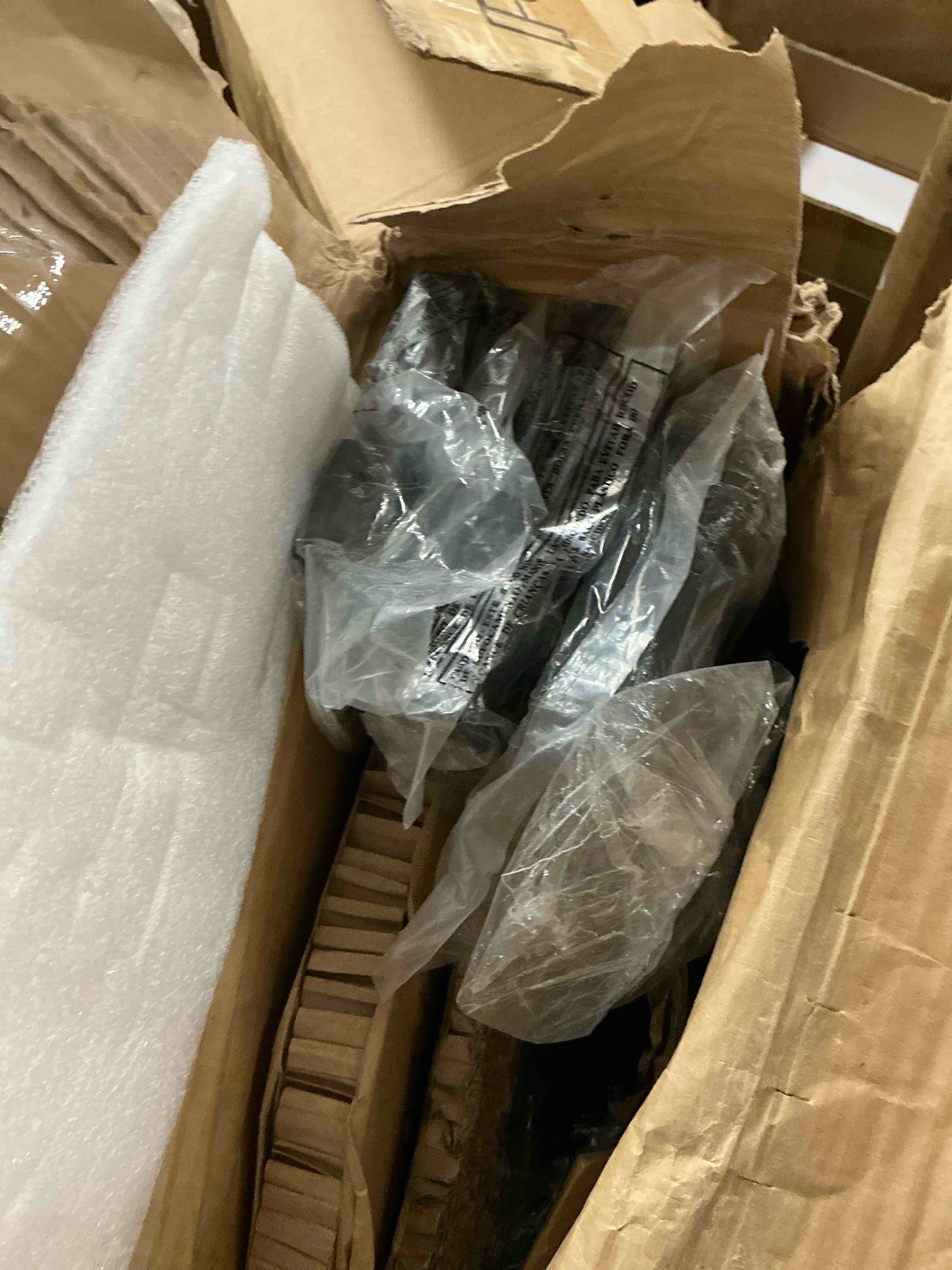https://s3.amazonaws.com/lotting-images-prod/EmanualPiazza/PNK3447682_1753533628366.jpeg