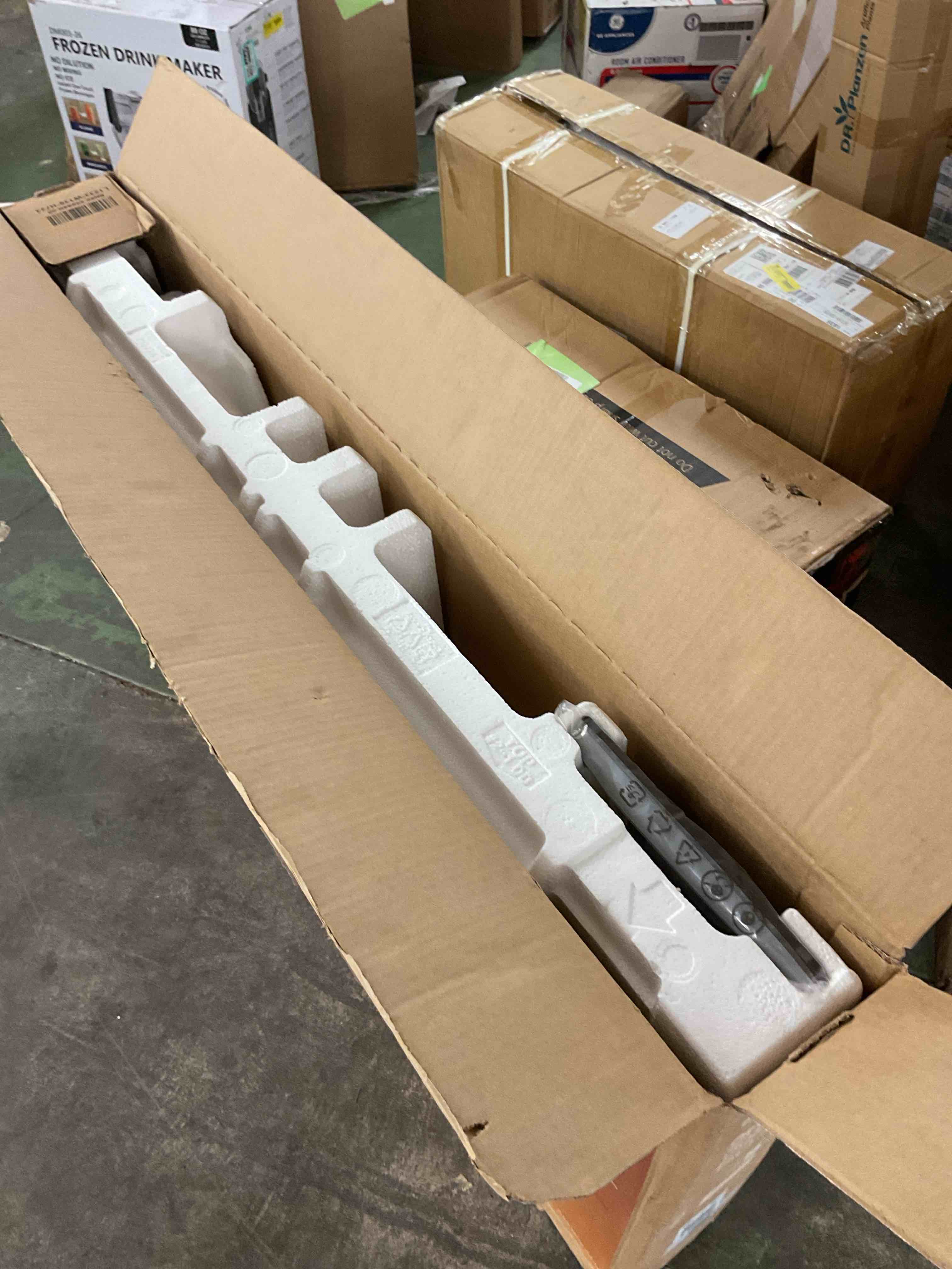https://s3.amazonaws.com/lotting-images-prod/EmanualPiazza/PNK3447725_1753798532539.jpeg
