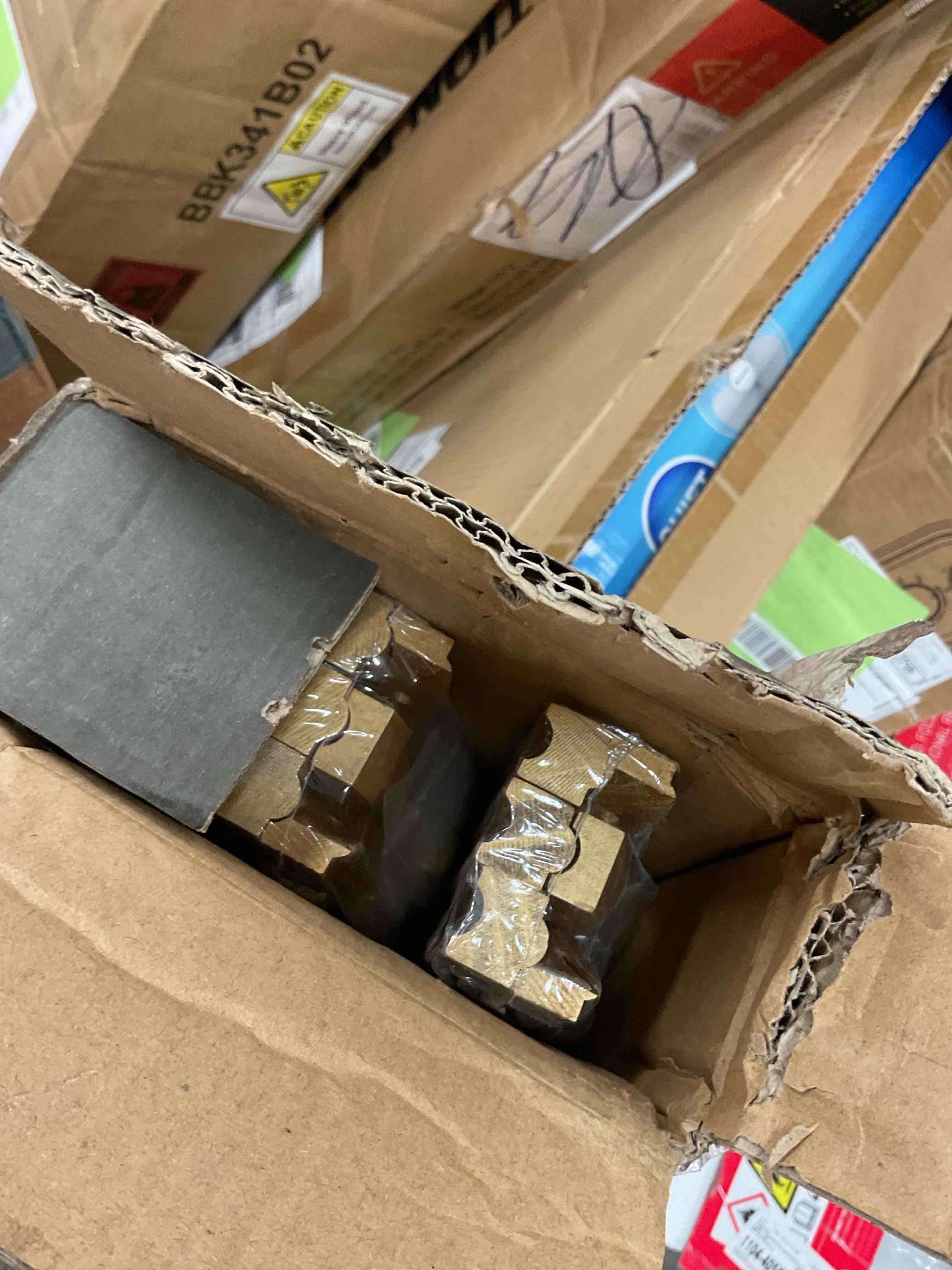 https://s3.amazonaws.com/lotting-images-prod/EmanualPiazza/PNK3447731_1753797121203.jpeg