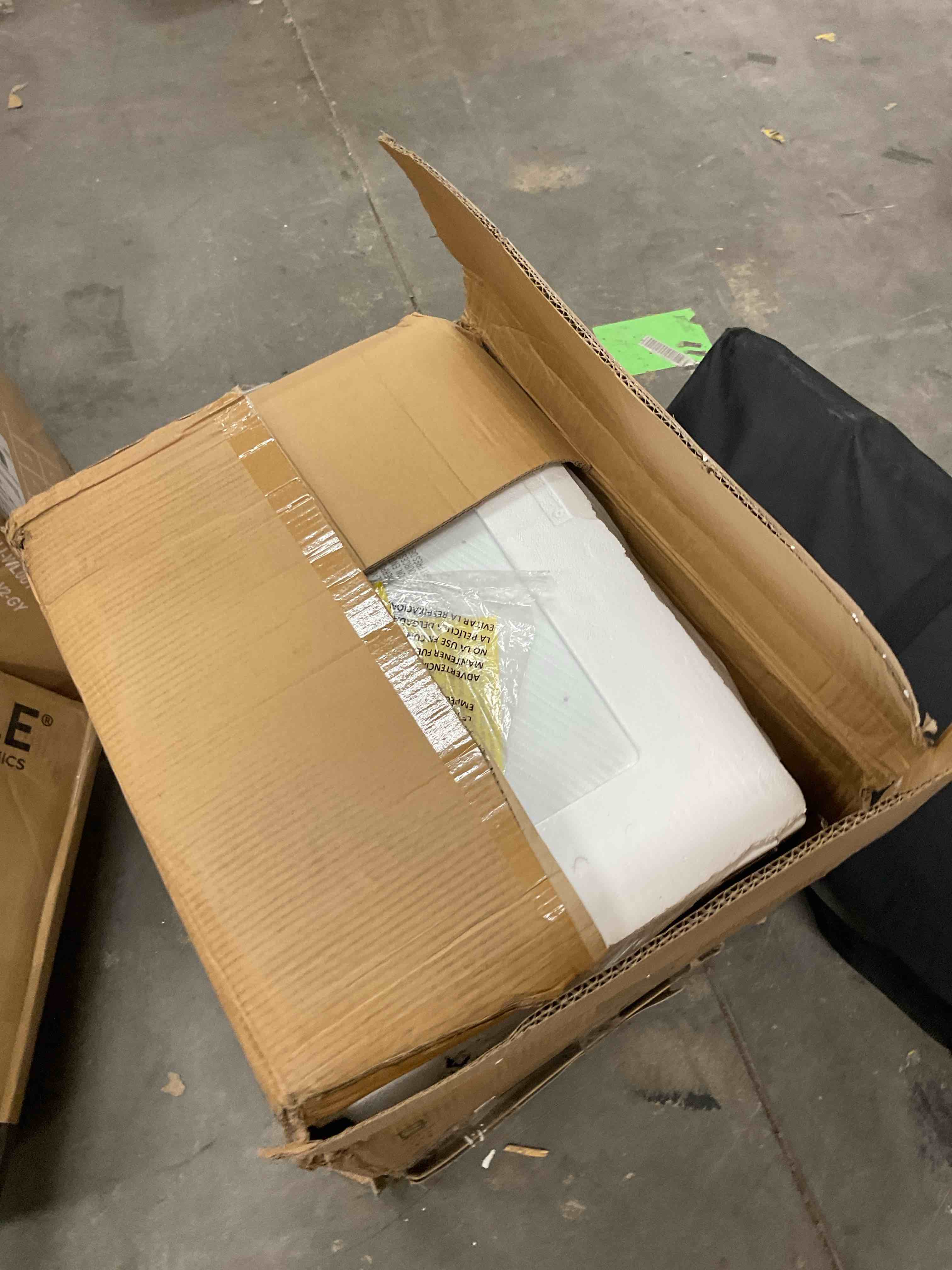 https://s3.amazonaws.com/lotting-images-prod/EmanualPiazza/PNK3447734_1753796817163.jpeg