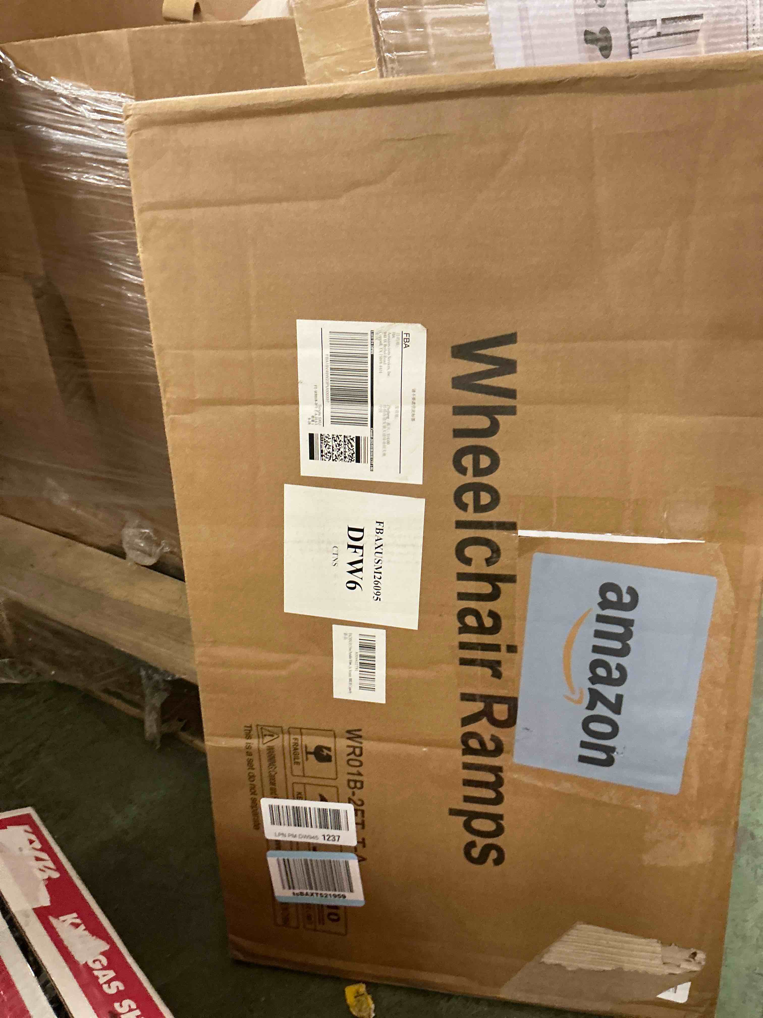 https://s3.amazonaws.com/lotting-images-prod/EmanualPiazza/PNK3447803_1753818980371.jpeg