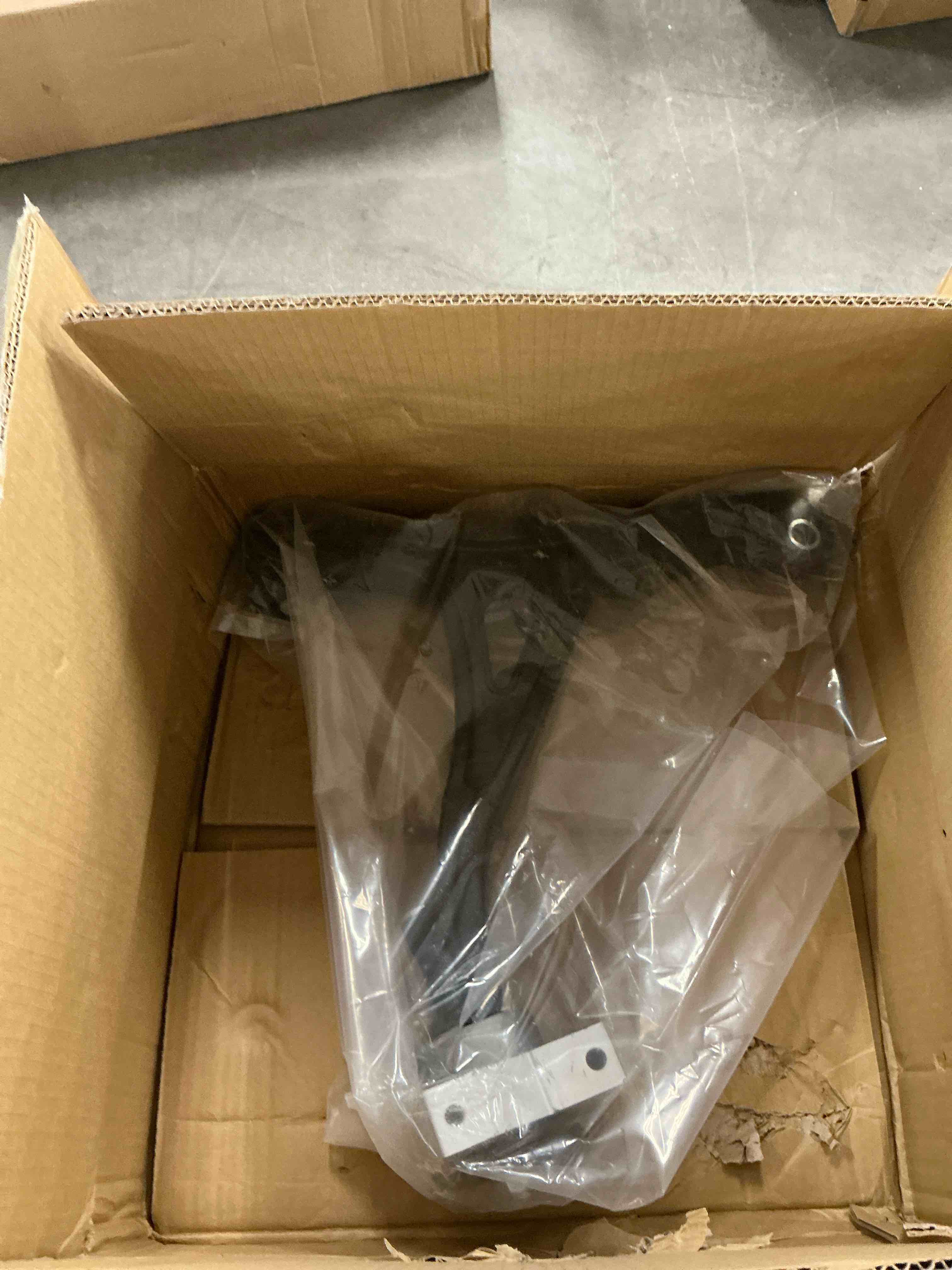 https://s3.amazonaws.com/lotting-images-prod/EmanualPiazza/PNK3447982_1754075581798.jpeg