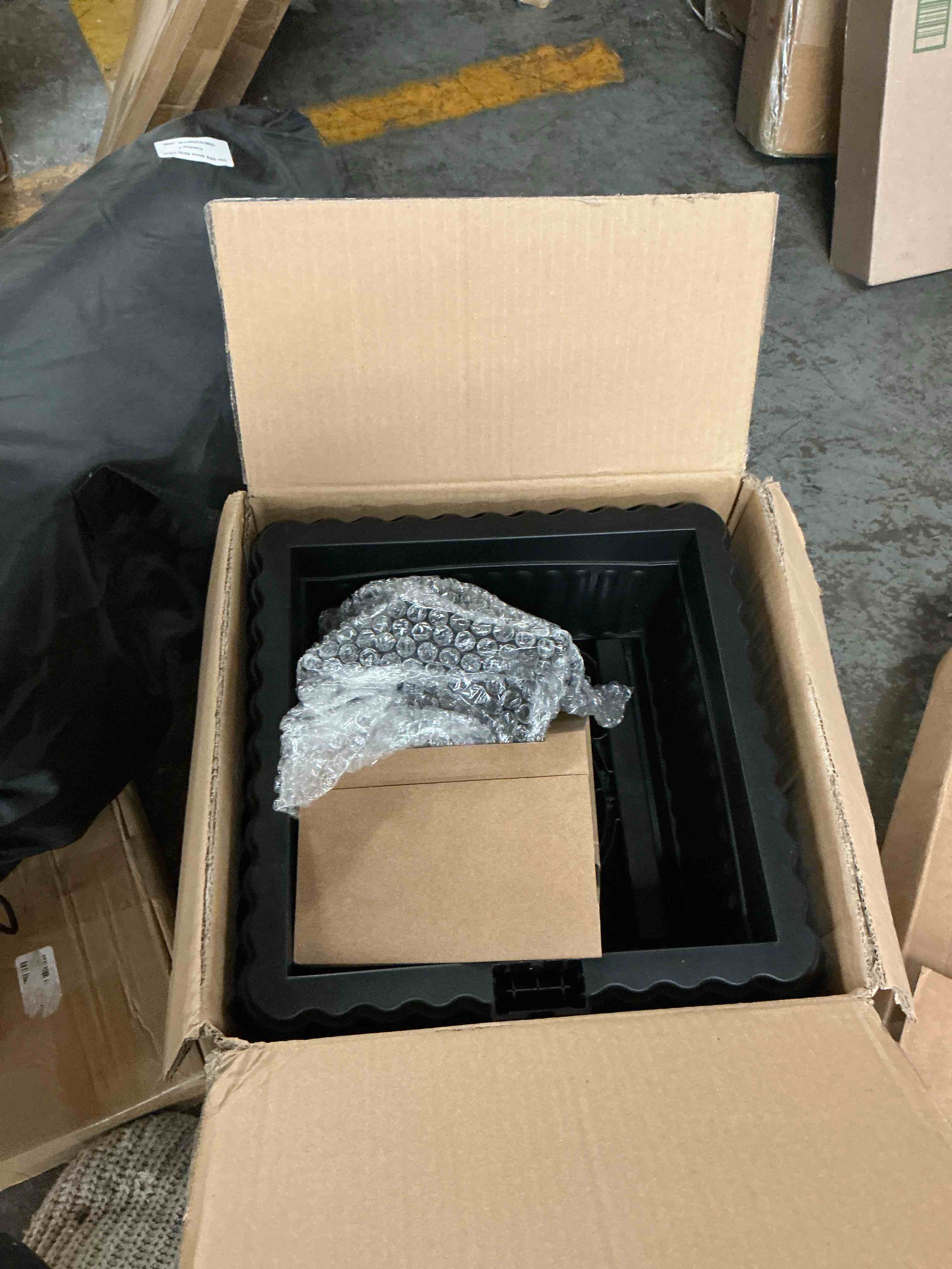 https://s3.amazonaws.com/lotting-images-prod/EmanualPiazza/PNK3860018_1777384662839.jpeg