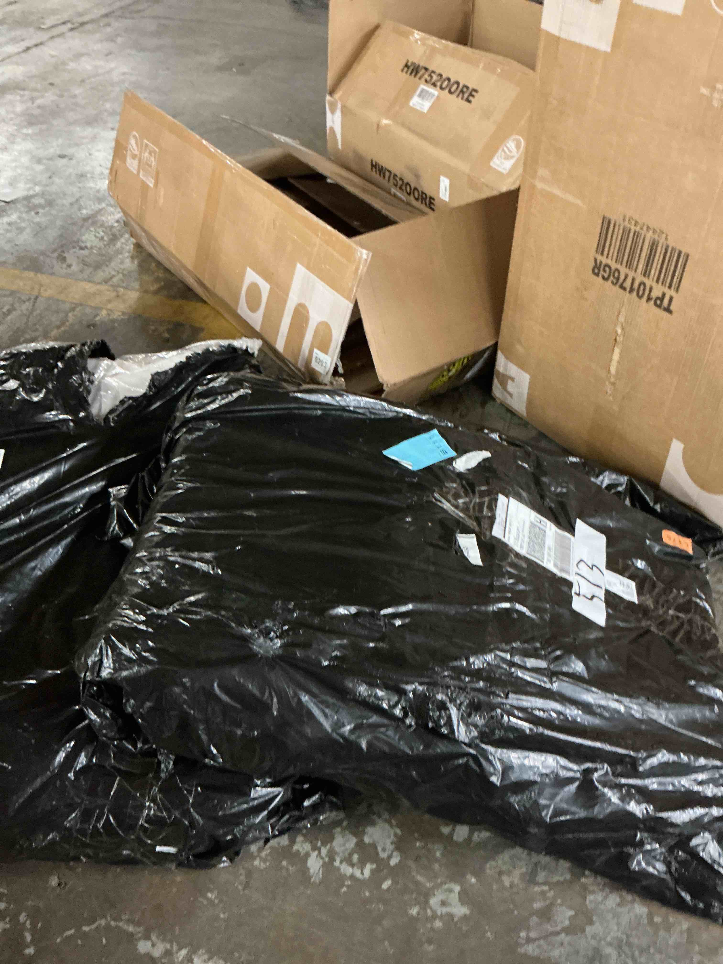 https://s3.amazonaws.com/lotting-images-prod/EmanualPiazza/PNK3860437_1777927007466.jpeg