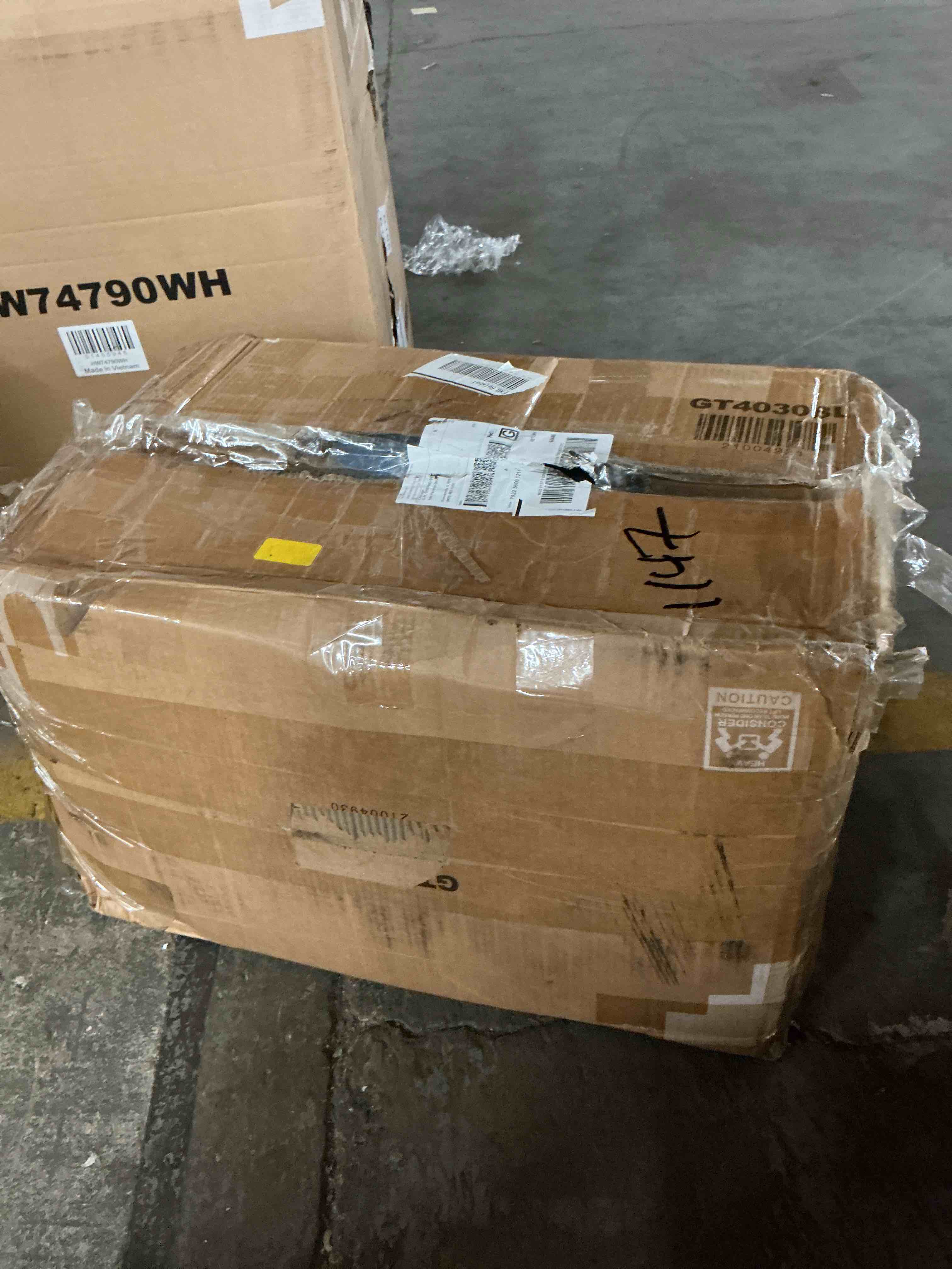 https://s3.amazonaws.com/lotting-images-prod/EmanualPiazza/PNK3860447_1777924471842.jpeg