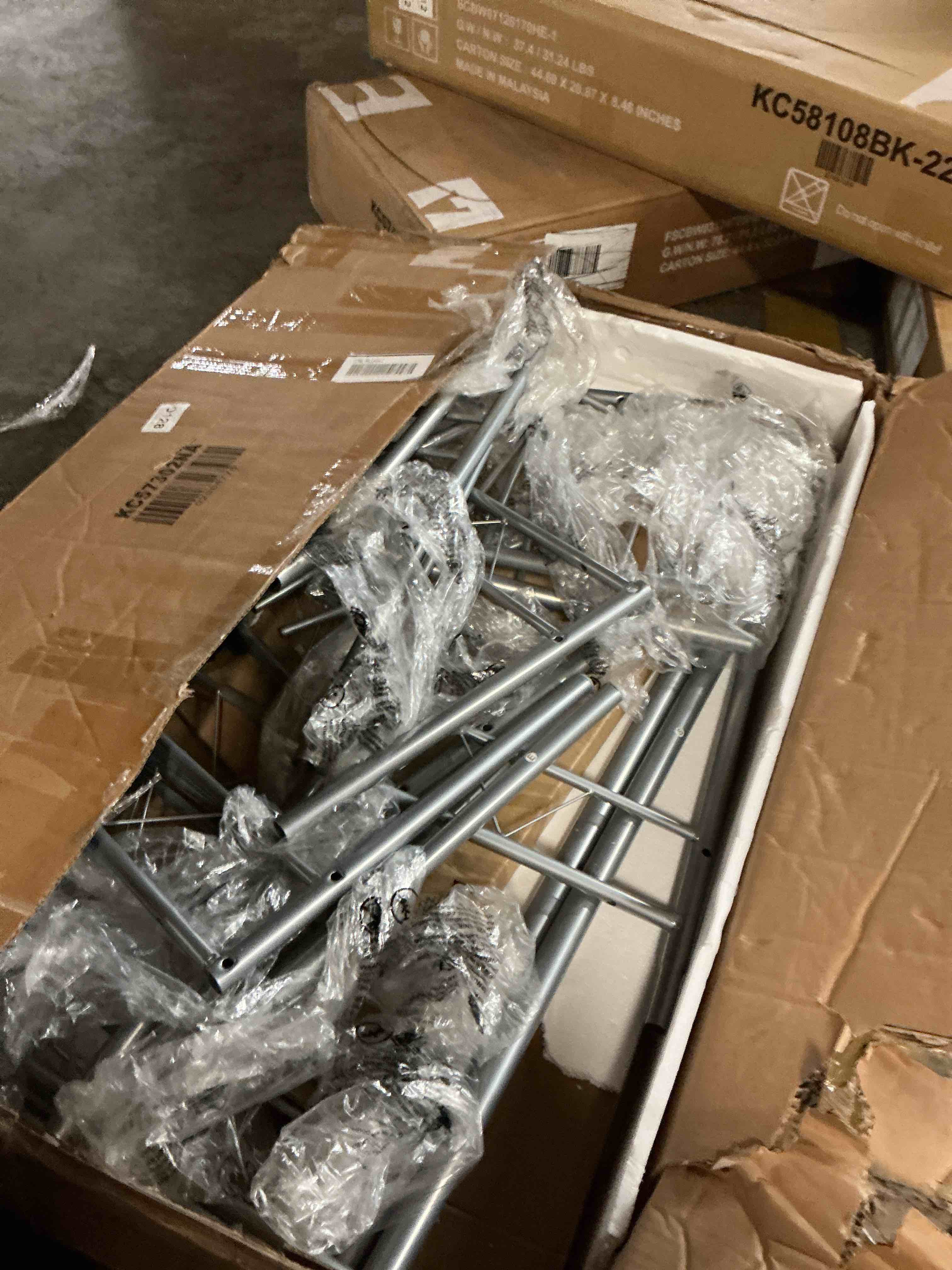 https://s3.amazonaws.com/lotting-images-prod/EmanualPiazza/PNK3860469_1777905381134.jpeg