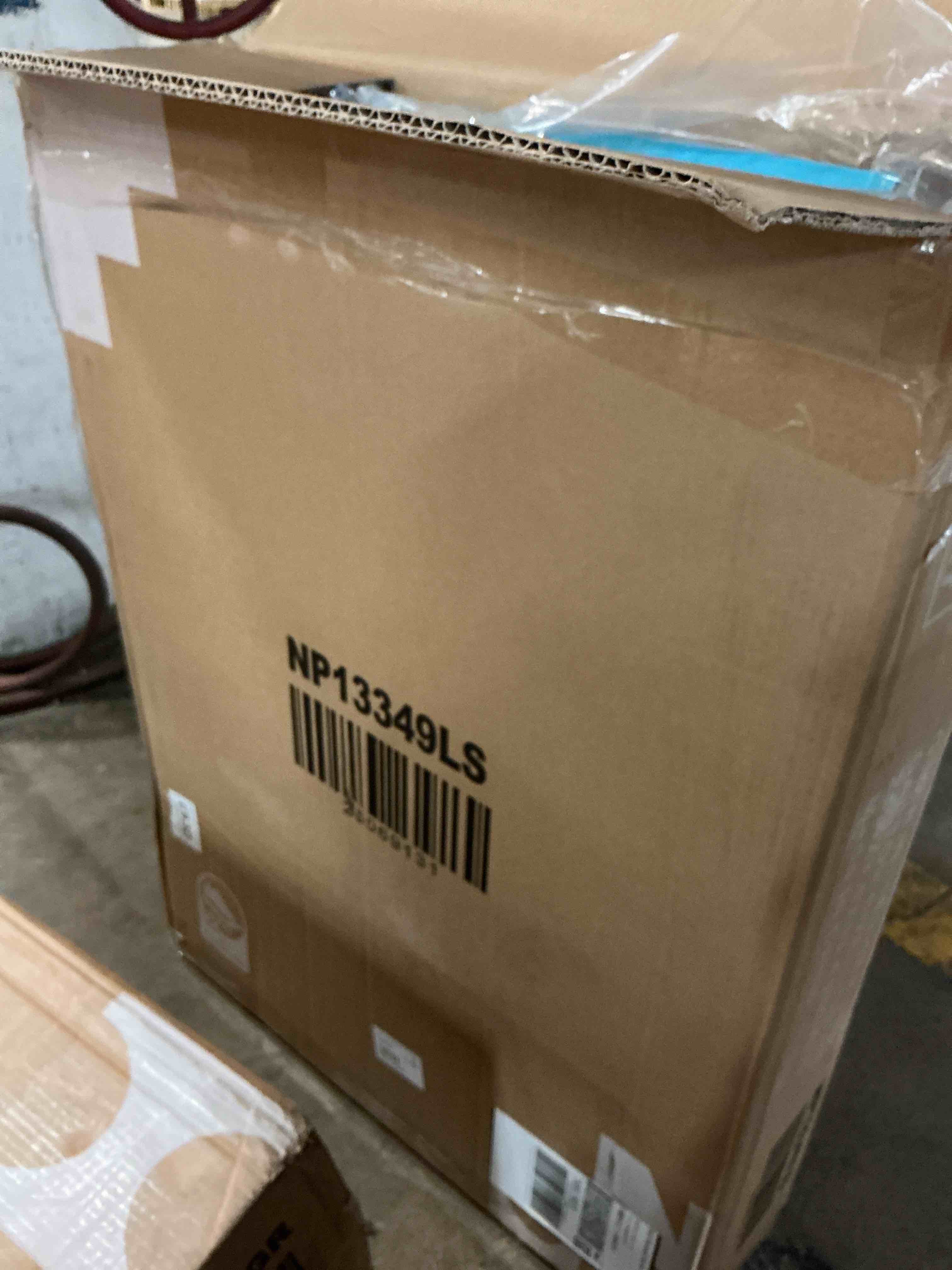 https://s3.amazonaws.com/lotting-images-prod/EmanualPiazza/PNK3860472_1777904174469.jpeg