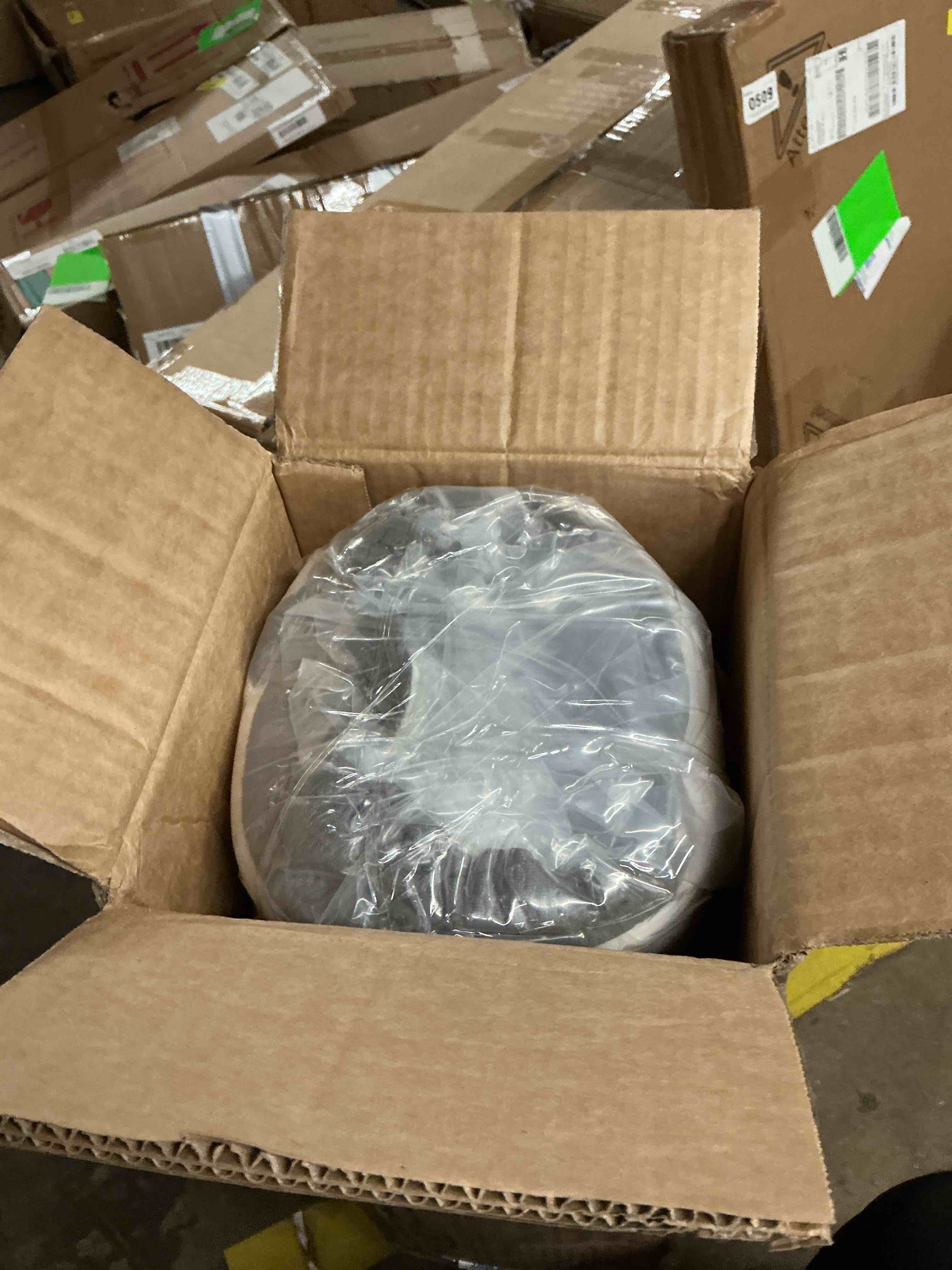 https://s3.amazonaws.com/lotting-images-prod/EmanualPiazza/PNK3860481_1777902446846.jpeg