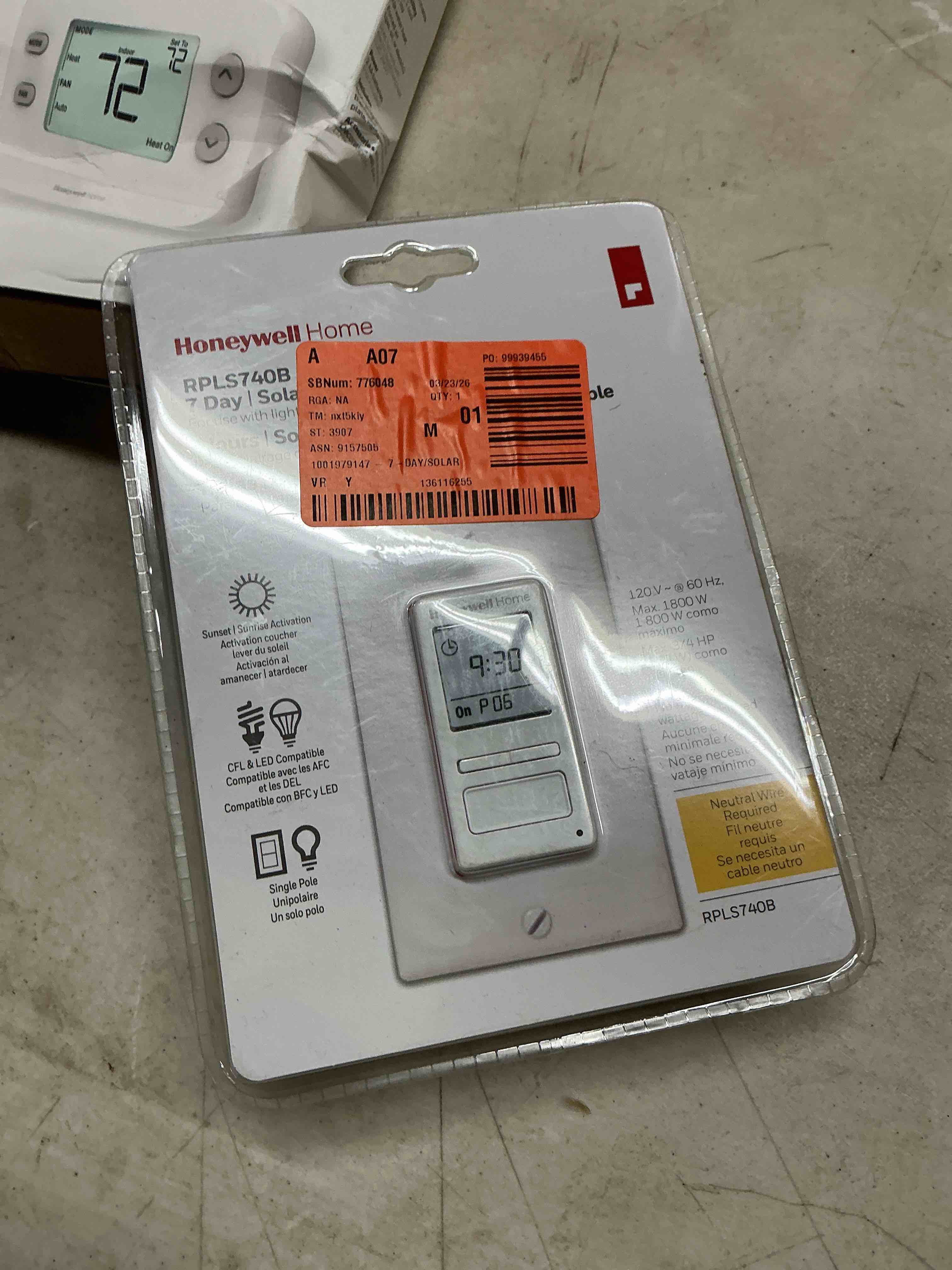 Condition photo showing Good Condition for honeywell home rpls740b econoswitch 7-day solar programmable switch, lights and motors, indoor and outdoor, energy saving, white