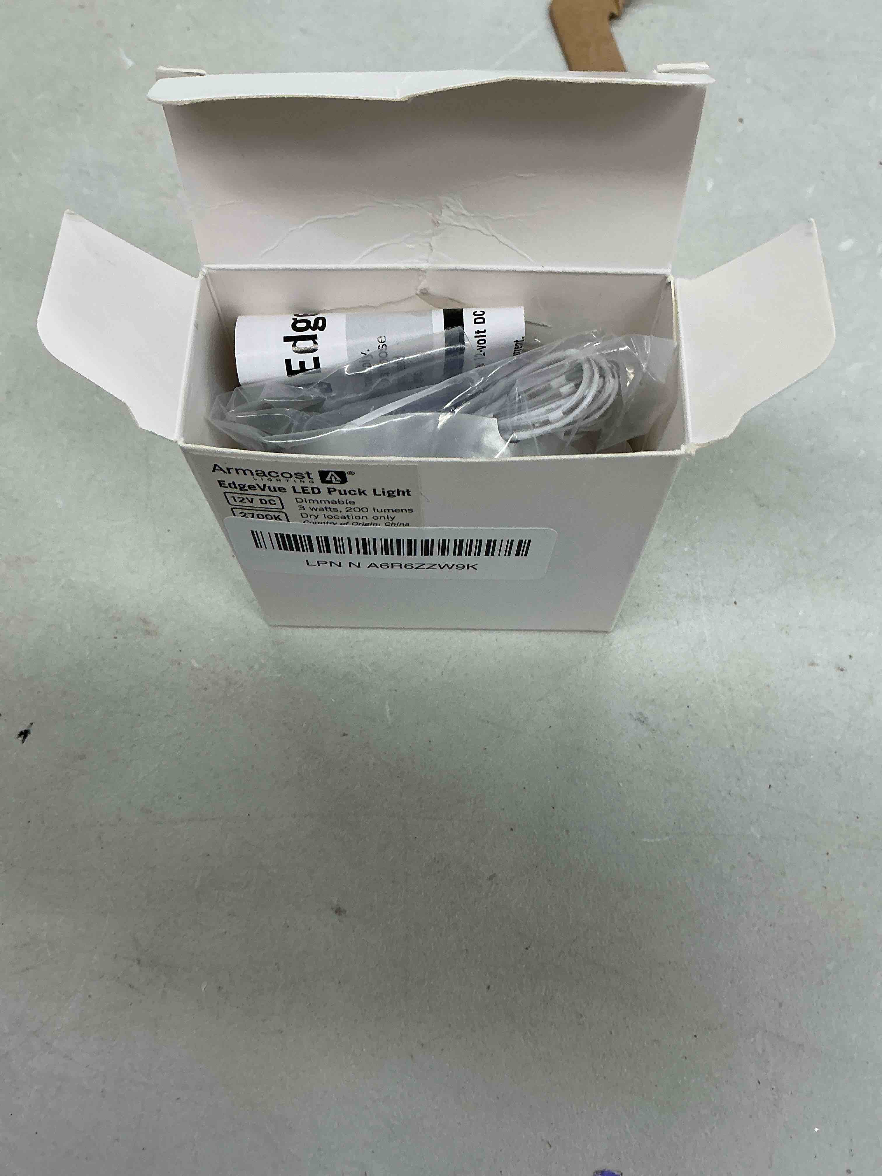 Condition photo showing New/Like New for armacost lighting edgevue under cabinet led puck light 2700k 213120