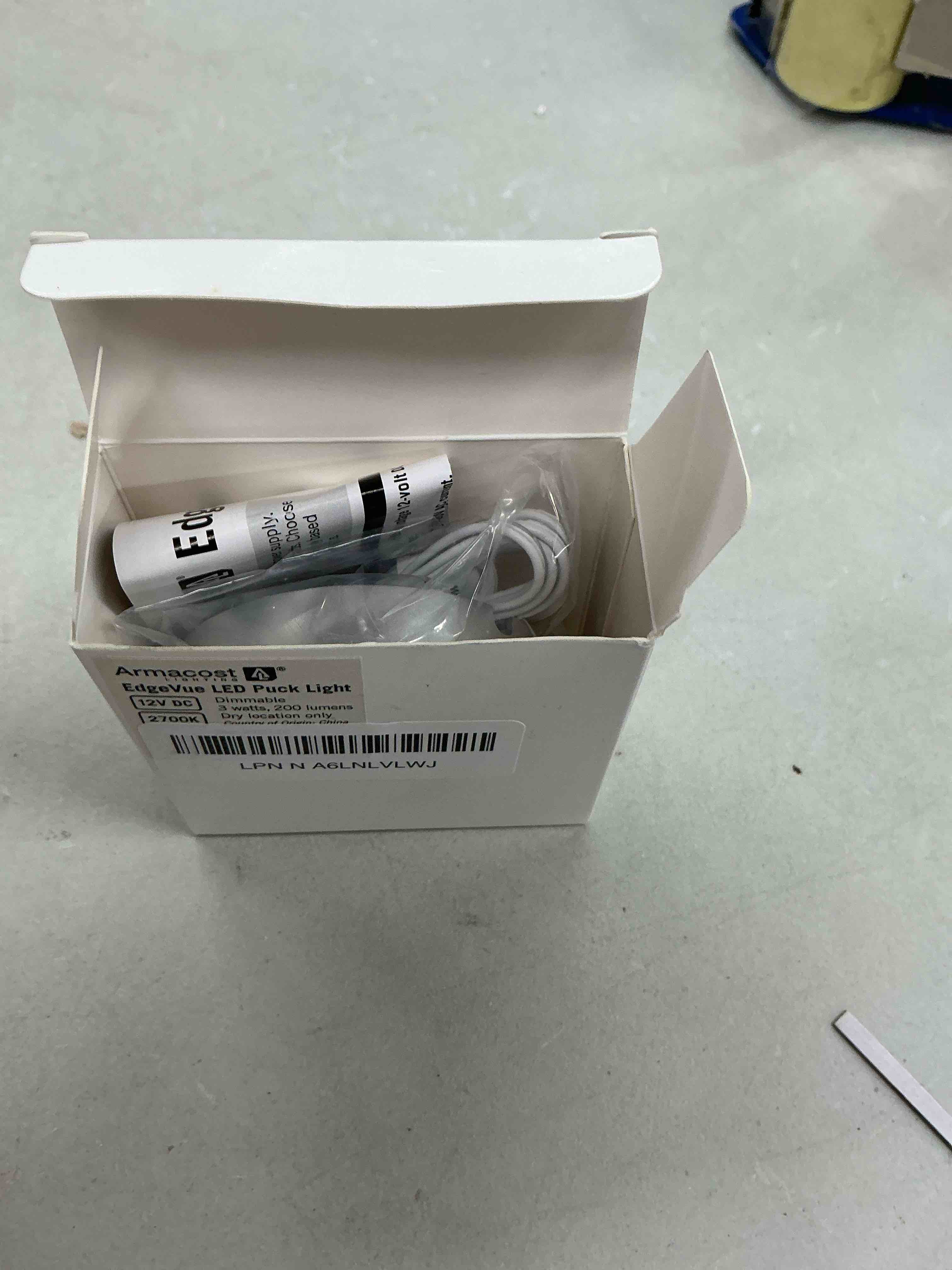 Condition photo showing New/Like New for armacost lighting edgevue under cabinet led puck light 2700k 213120