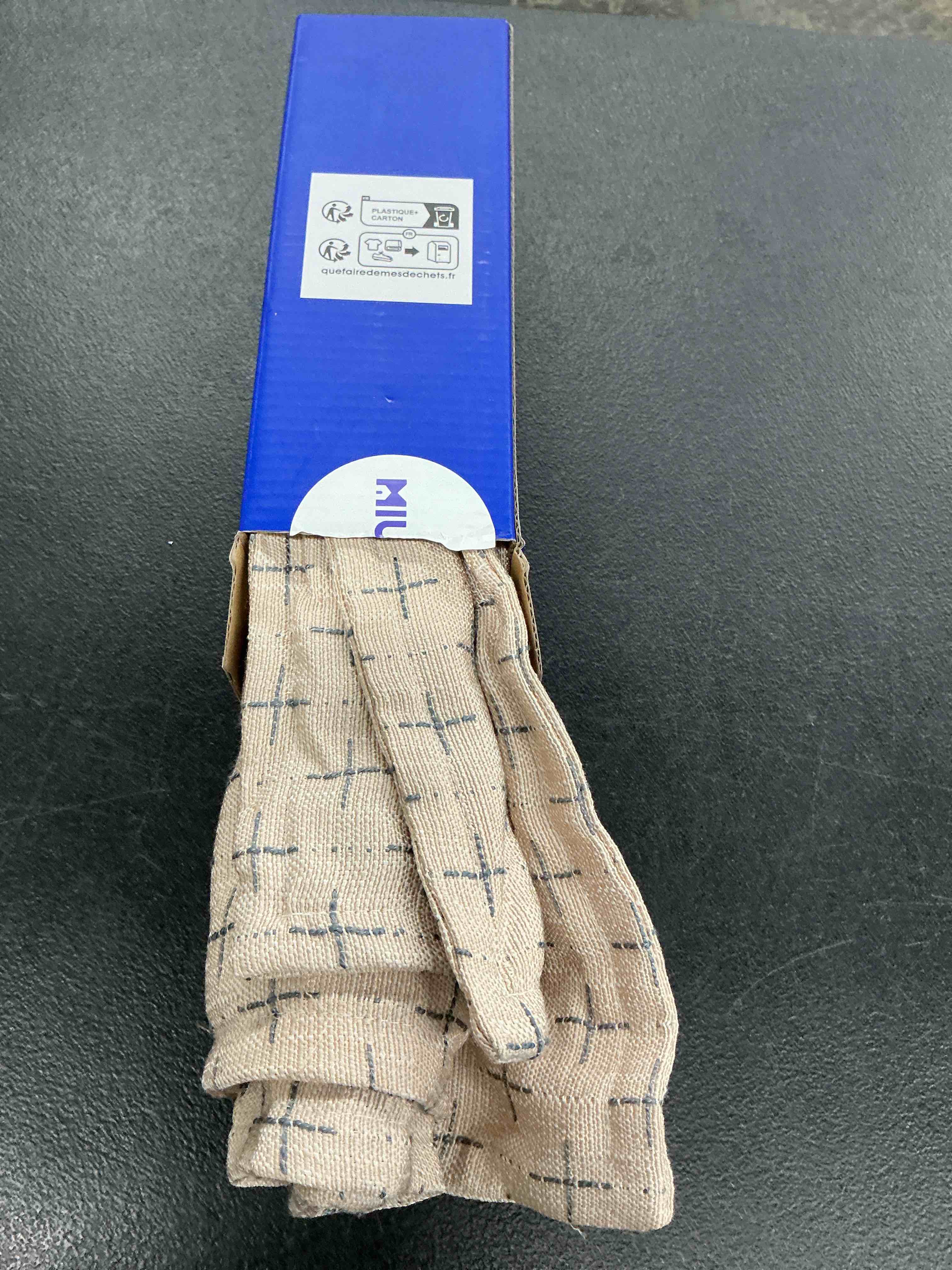 Condition photo showing Good Condition for miulee decorative burlap linen throw pillows covers 18x18 inch beige vintage couch pillow covers outdoor modern farmhouse pillowcase woven textured cushion cases for sofa bed livingroom 18" x 18" (pack of 2) beige