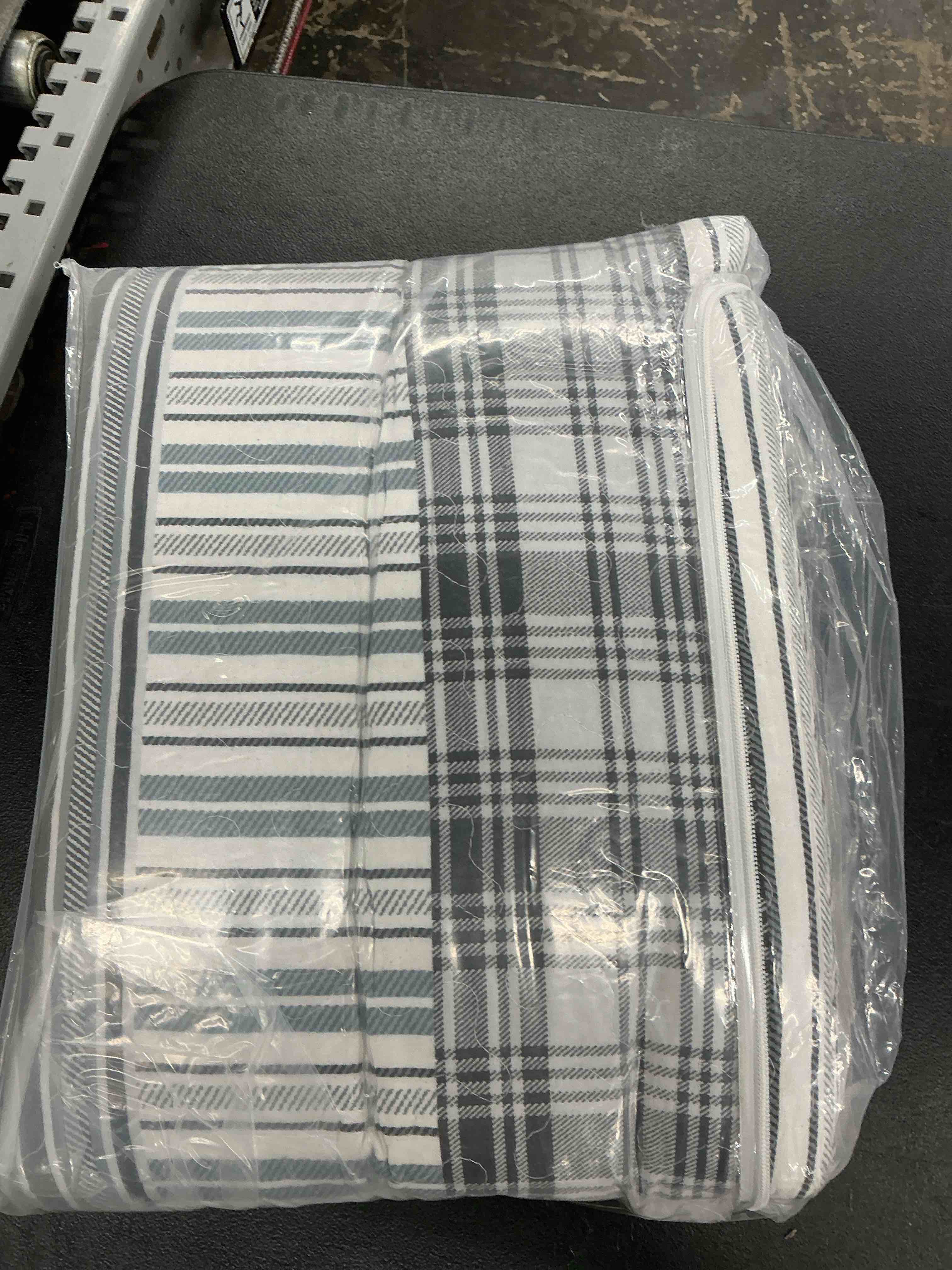 Condition photo showing Good Condition for homzard california king comforter set - 100% cotton bedding comforter set,black plaid striped oversized king quilt, black white grey farmhouse bedspread (118 * 106 inch) with 2 pillow shams,3 pieces | breathable, lightweight, reversible, all season 02-1 black/grey/white california king (118"x106")