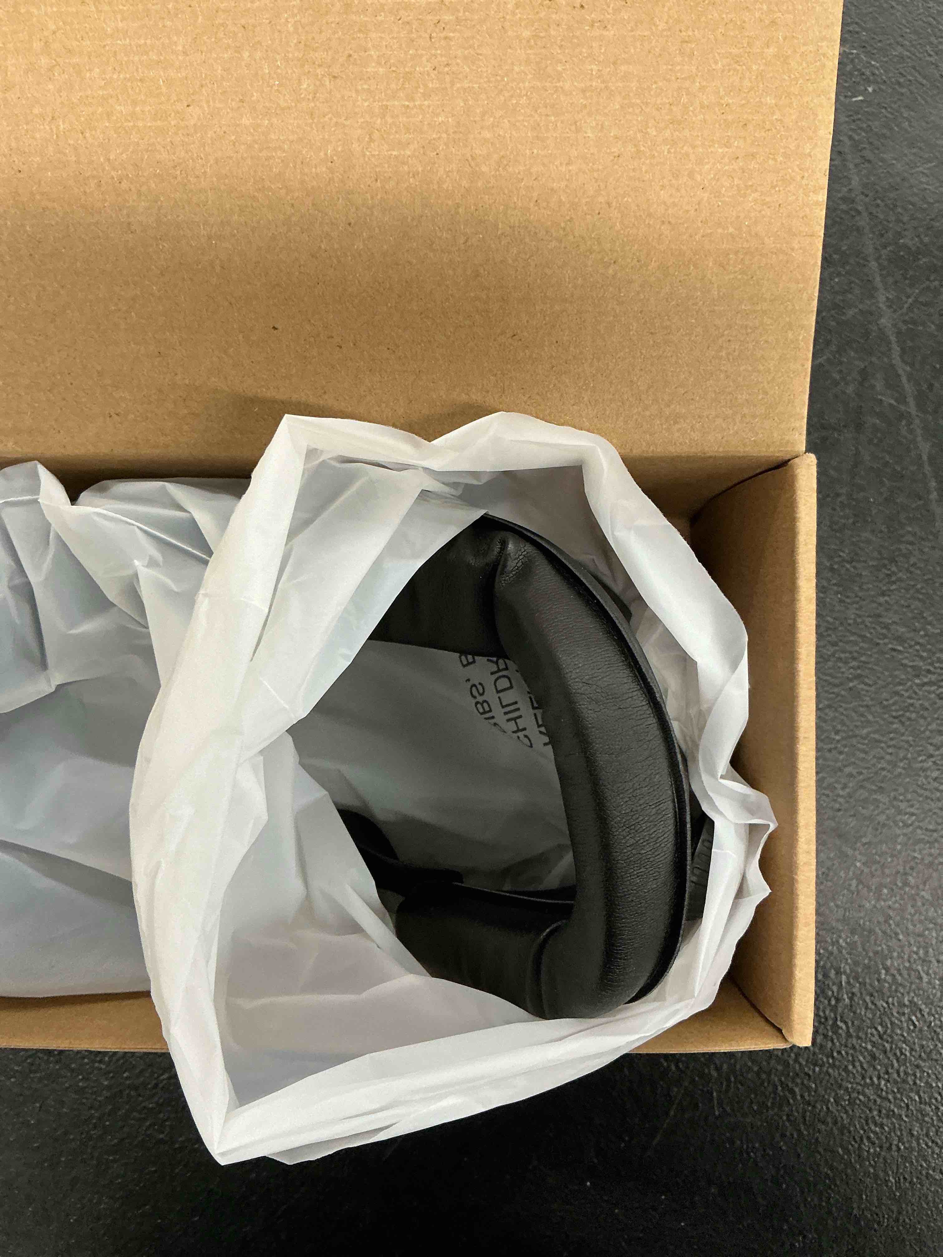 Condition photo showing New/Like New for face pad for meta quest 3 facial interface for oculus quest 3 accessories sweet-proof pu leather foam cushion face cover replacement black