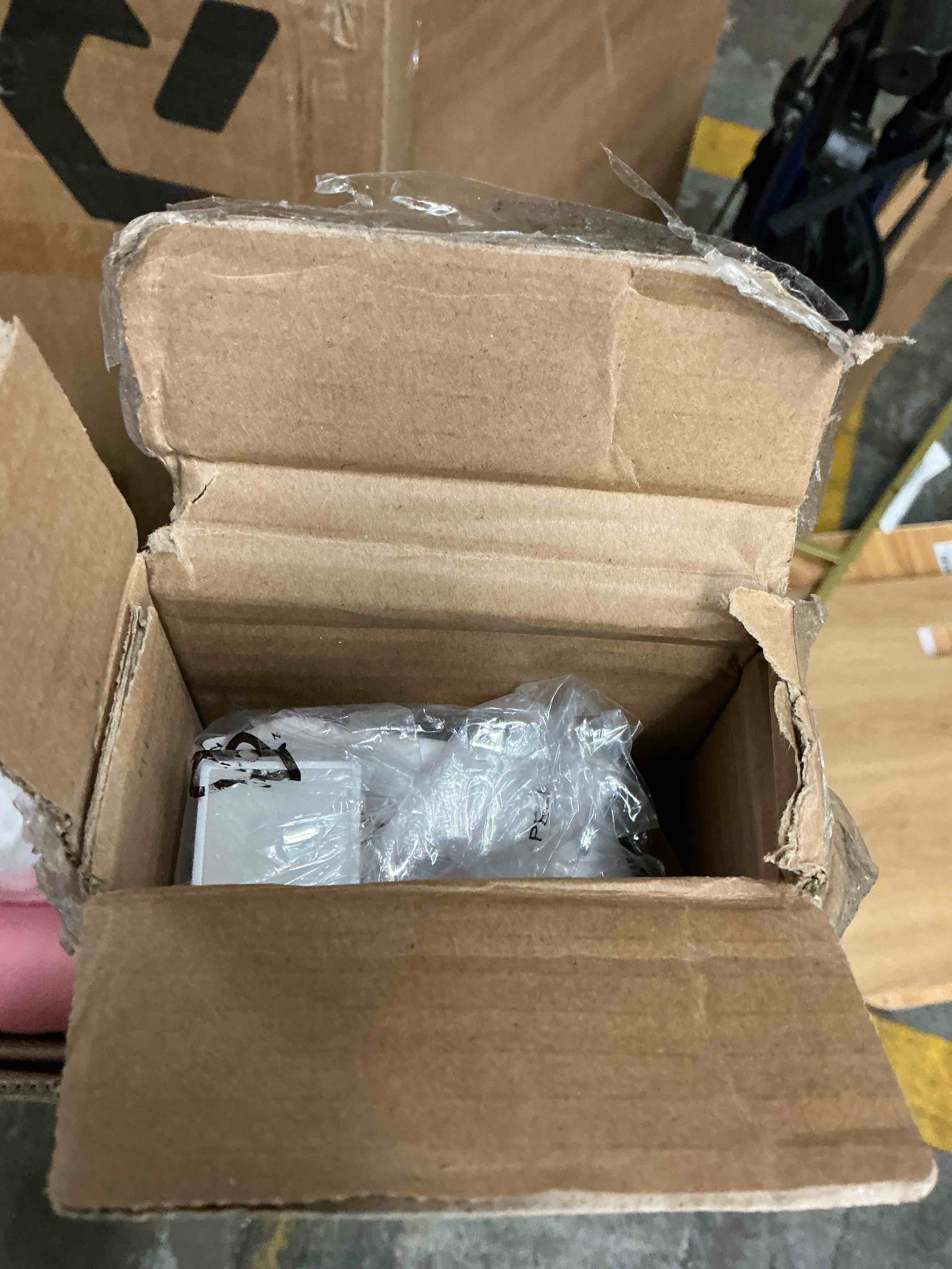 https://s3.amazonaws.com/lotting-images-prod/EmanualPiazza/PNK4006020_1775500238224.jpeg