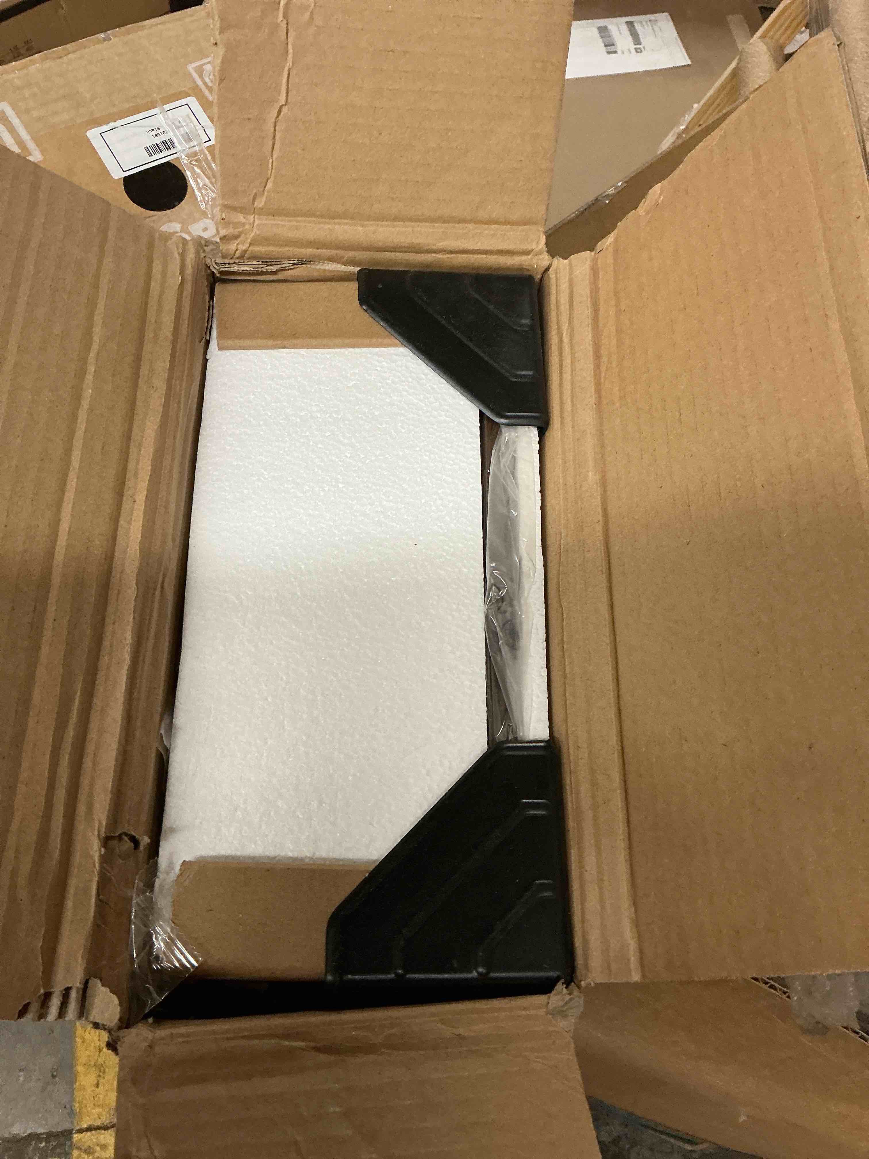 https://s3.amazonaws.com/lotting-images-prod/EmanualPiazza/PNK4006028_1775502037638.jpeg