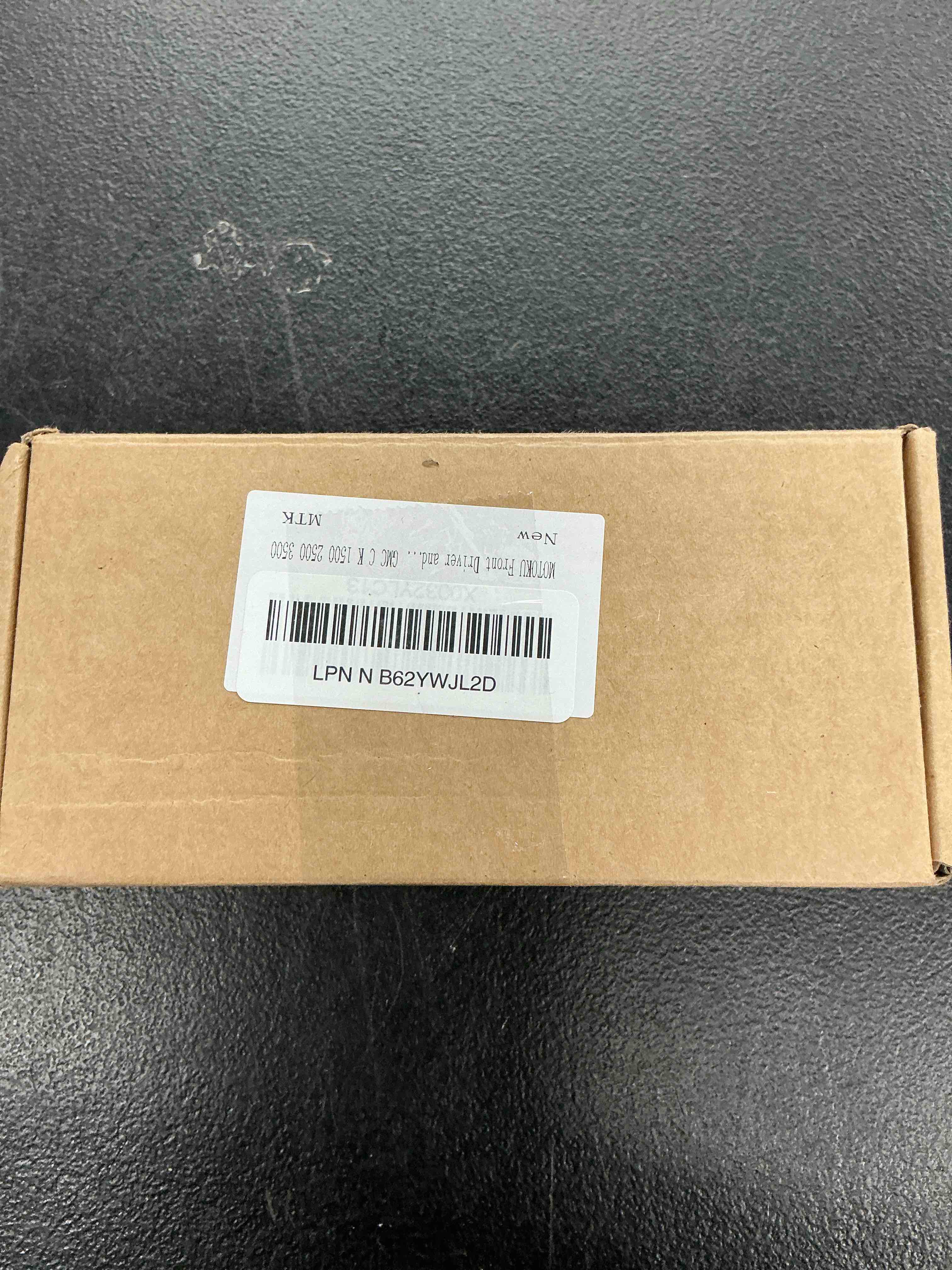 Condition photo showing Good Condition for motoku front driver and passenger side door hinge pin and bushing kit for chevy for gmc c k 1500 2500 3500