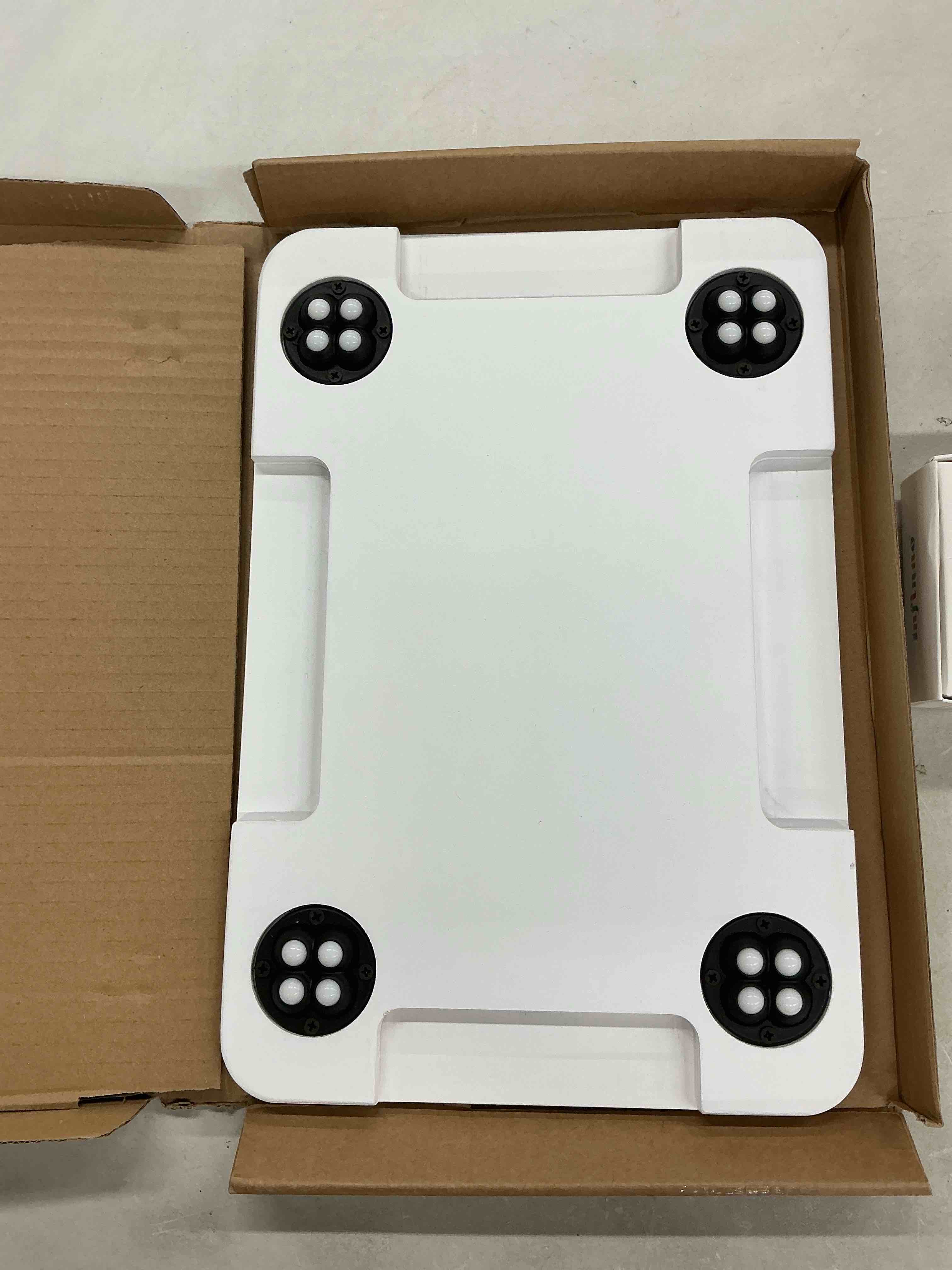 https://s3.amazonaws.com/lotting-images-prod/EmanualPiazza/PNK4009937_1777321709434.jpeg