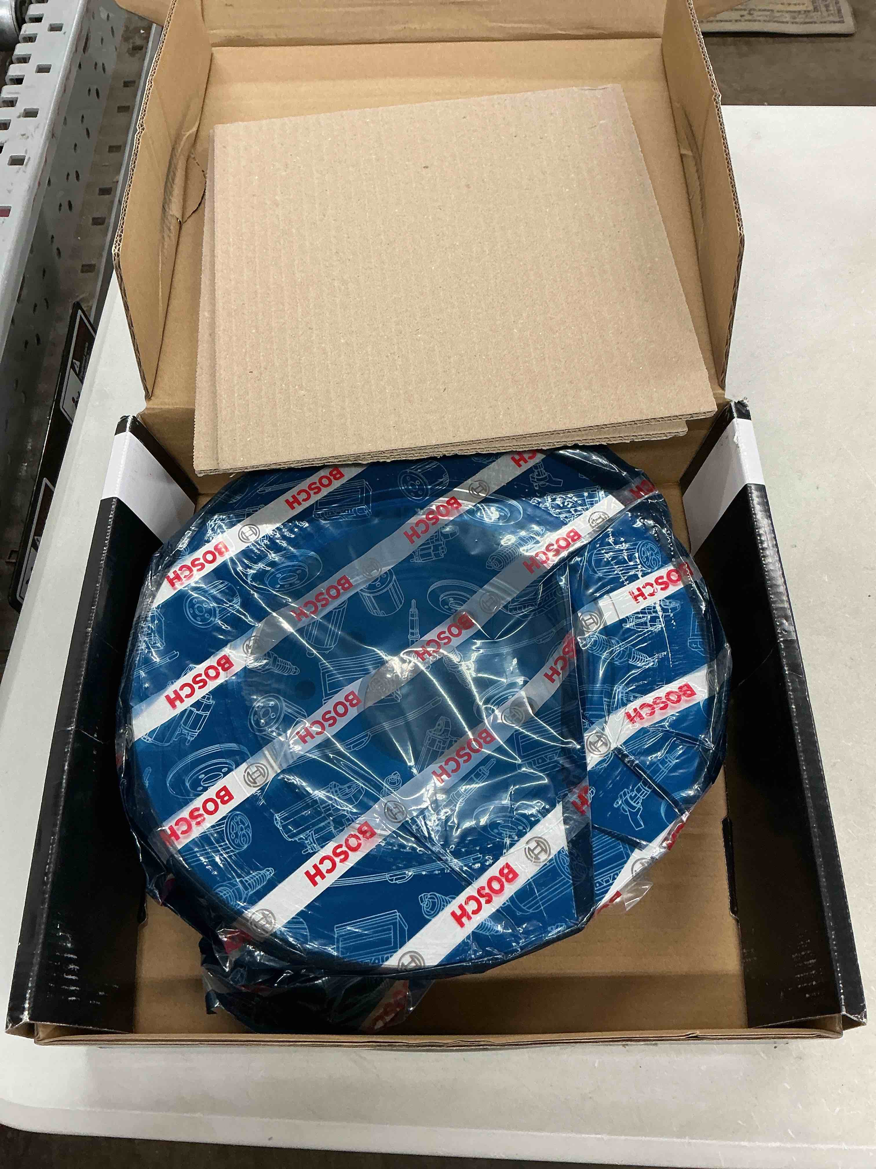 https://s3.amazonaws.com/lotting-images-prod/EmanualPiazza/PNK4009943_1777322117841.jpeg