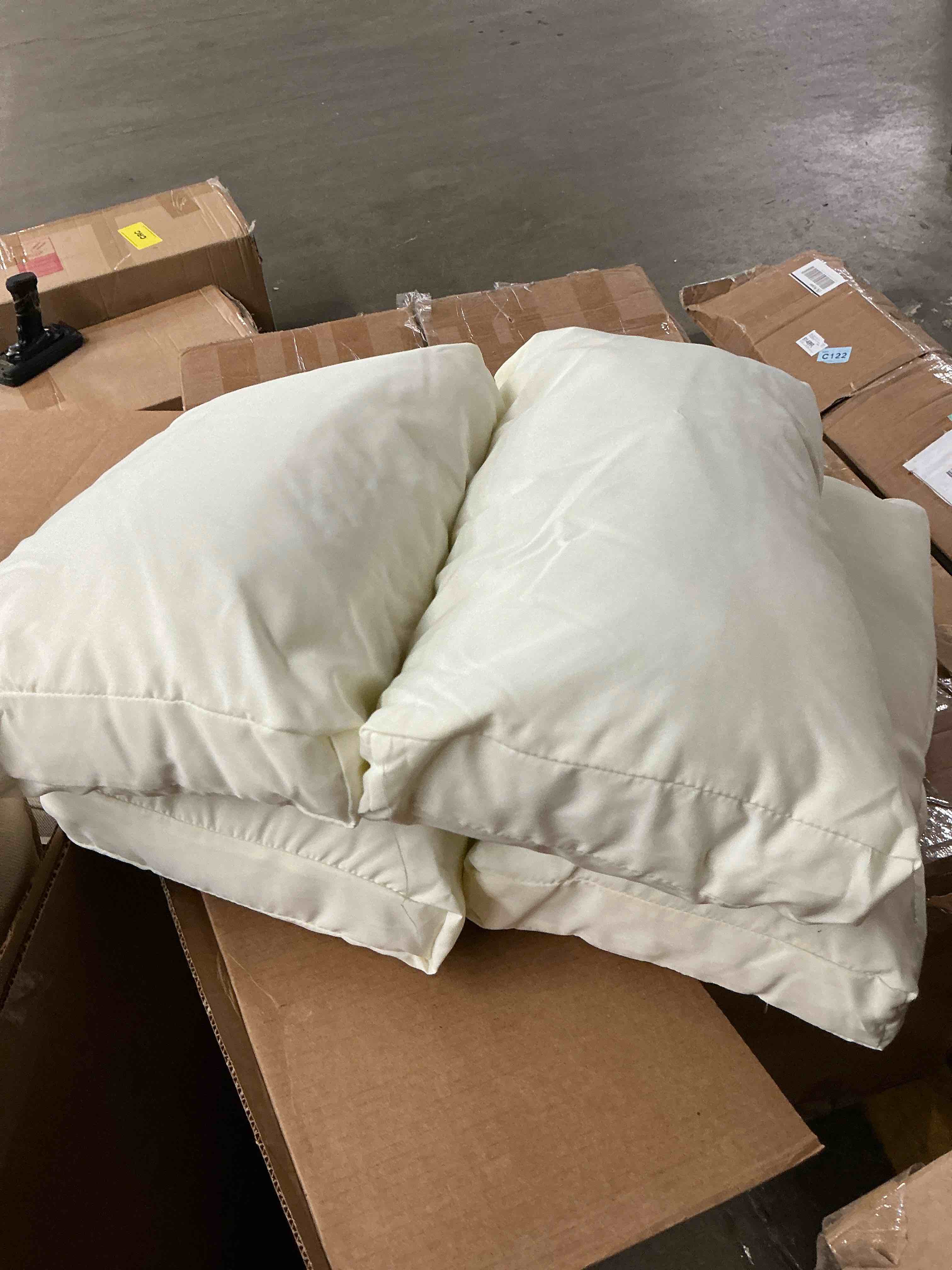 https://s3.amazonaws.com/lotting-images-prod/EmanualPiazza/PNK4010836_1777496599142.jpeg
