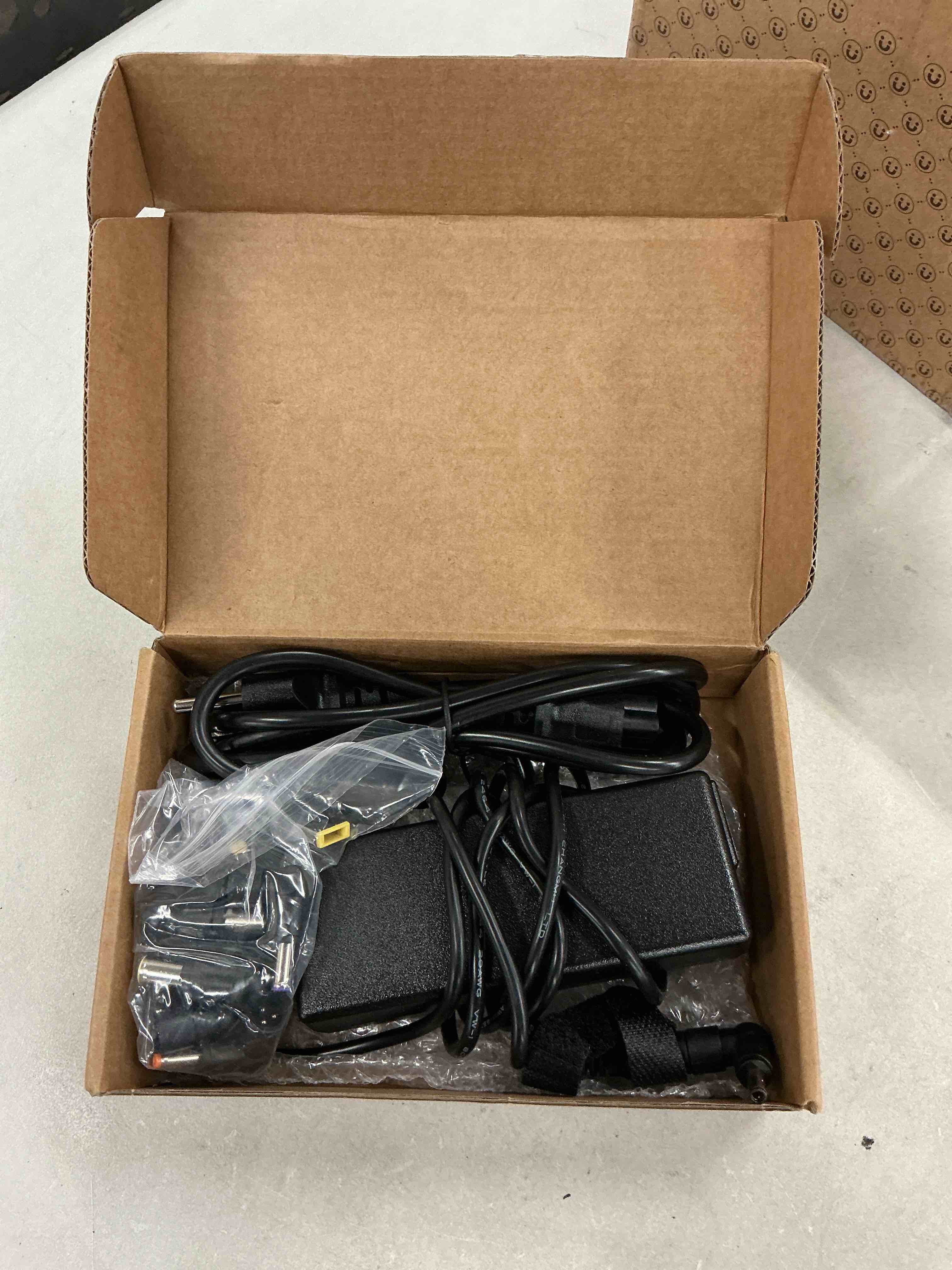 https://s3.amazonaws.com/lotting-images-prod/EmanualPiazza/PNK4010864_1777554943506.jpeg