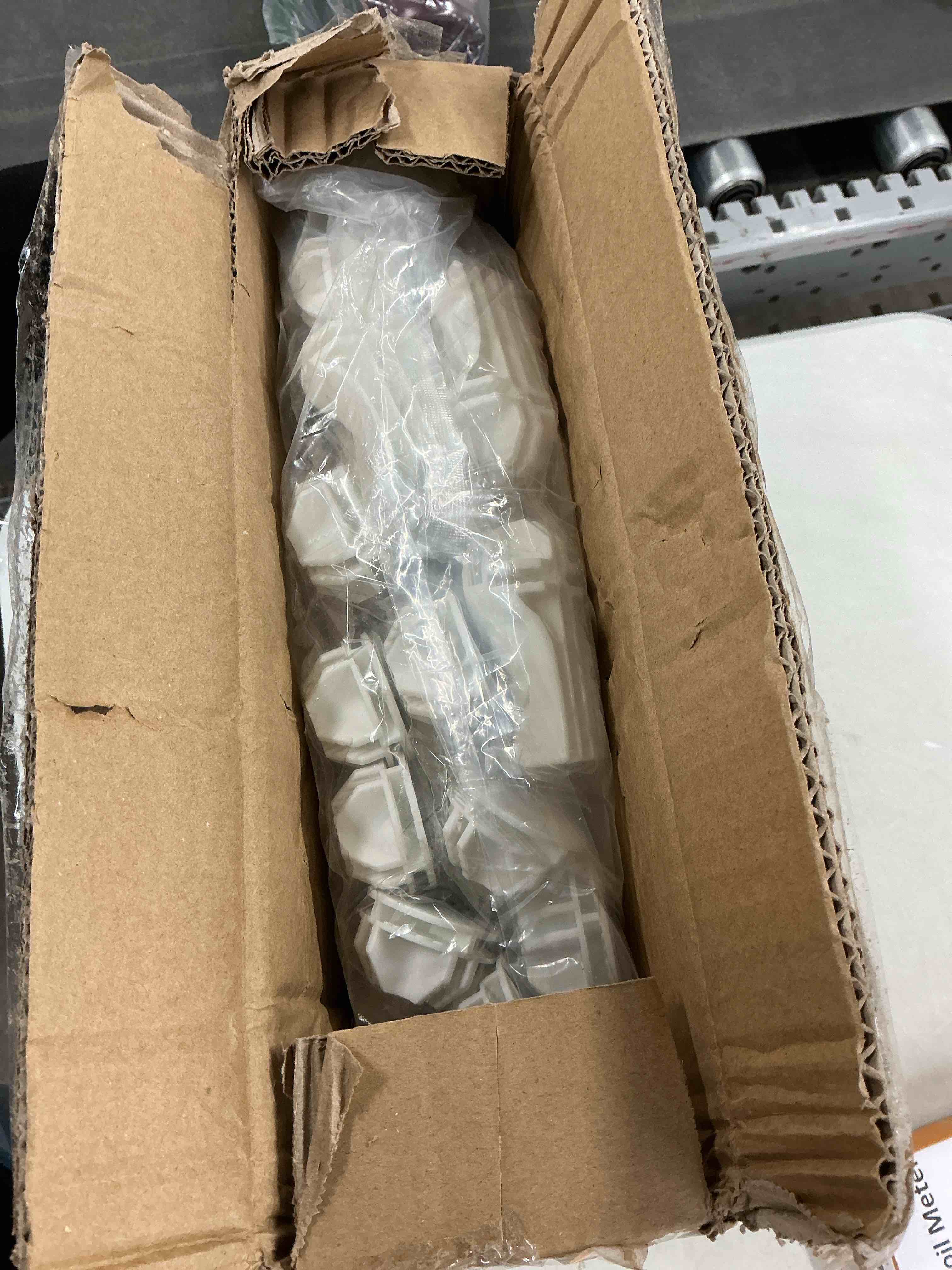 https://s3.amazonaws.com/lotting-images-prod/EmanualPiazza/PNK4010995_1777563360929.jpeg