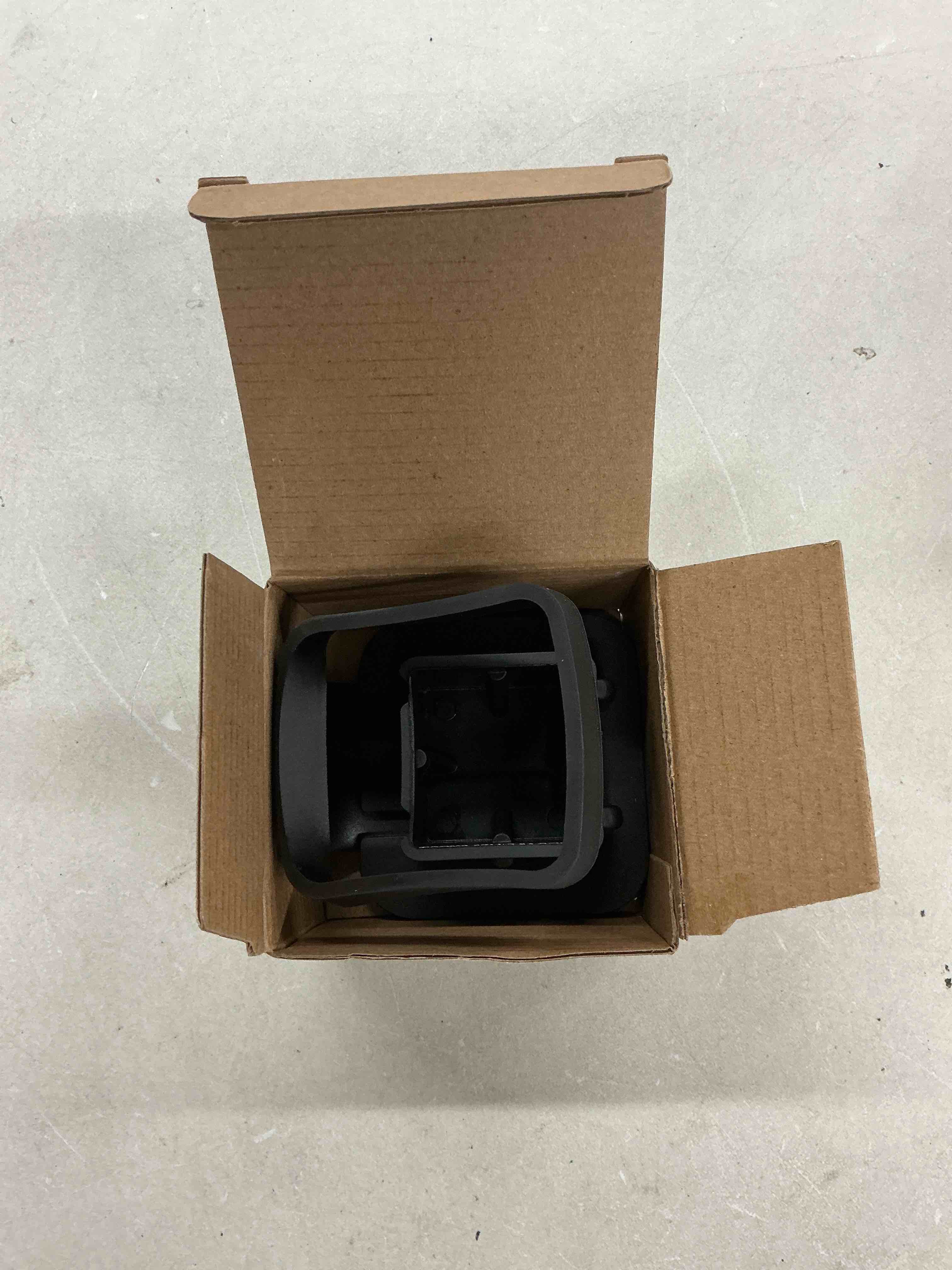 https://s3.amazonaws.com/lotting-images-prod/EmanualPiazza/PNK4011445_1777650595625.jpeg