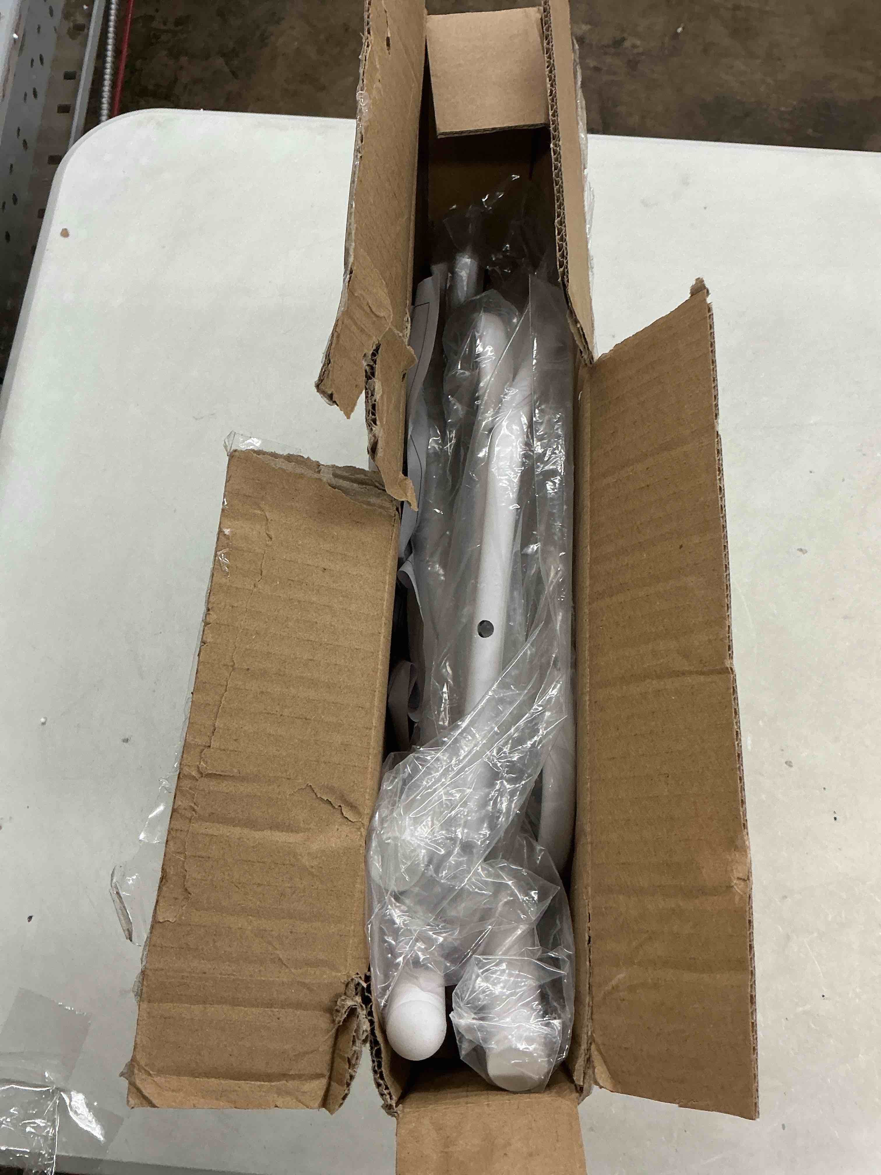 https://s3.amazonaws.com/lotting-images-prod/EmanualPiazza/PNK4011716_1777901910936.jpeg