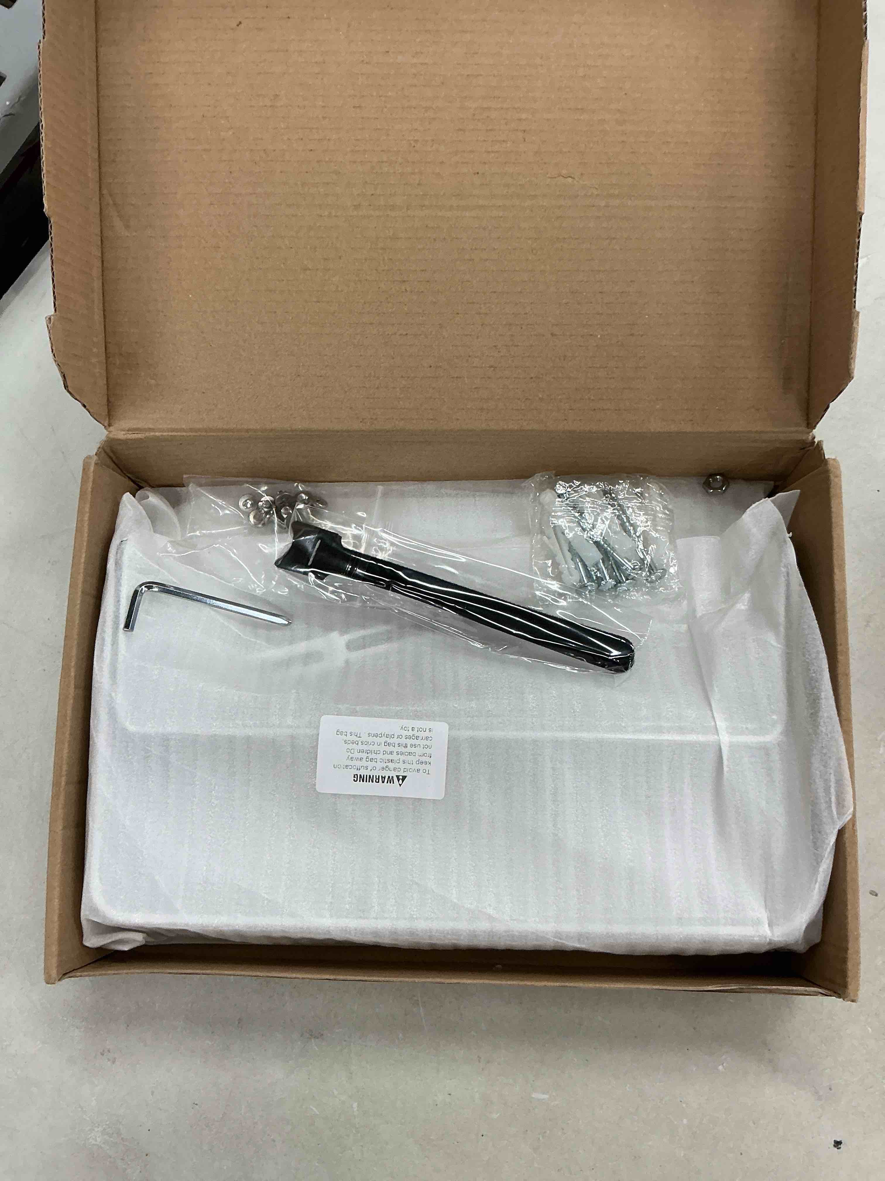 https://s3.amazonaws.com/lotting-images-prod/EmanualPiazza/PNK4011751_1777908988210.jpeg