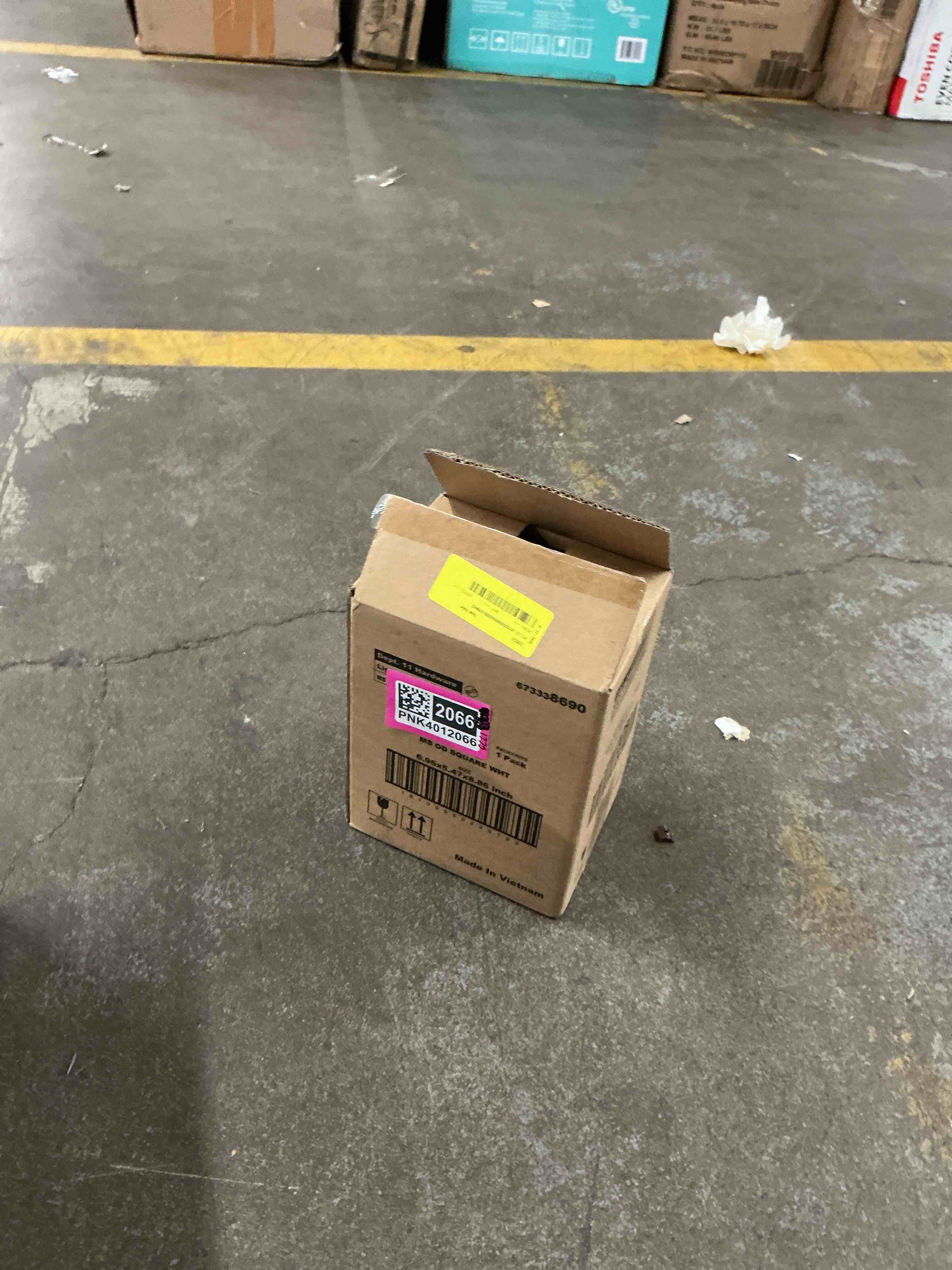 https://s3.amazonaws.com/lotting-images-prod/EmanualPiazza/PNK4012067_1777561182917.jpeg